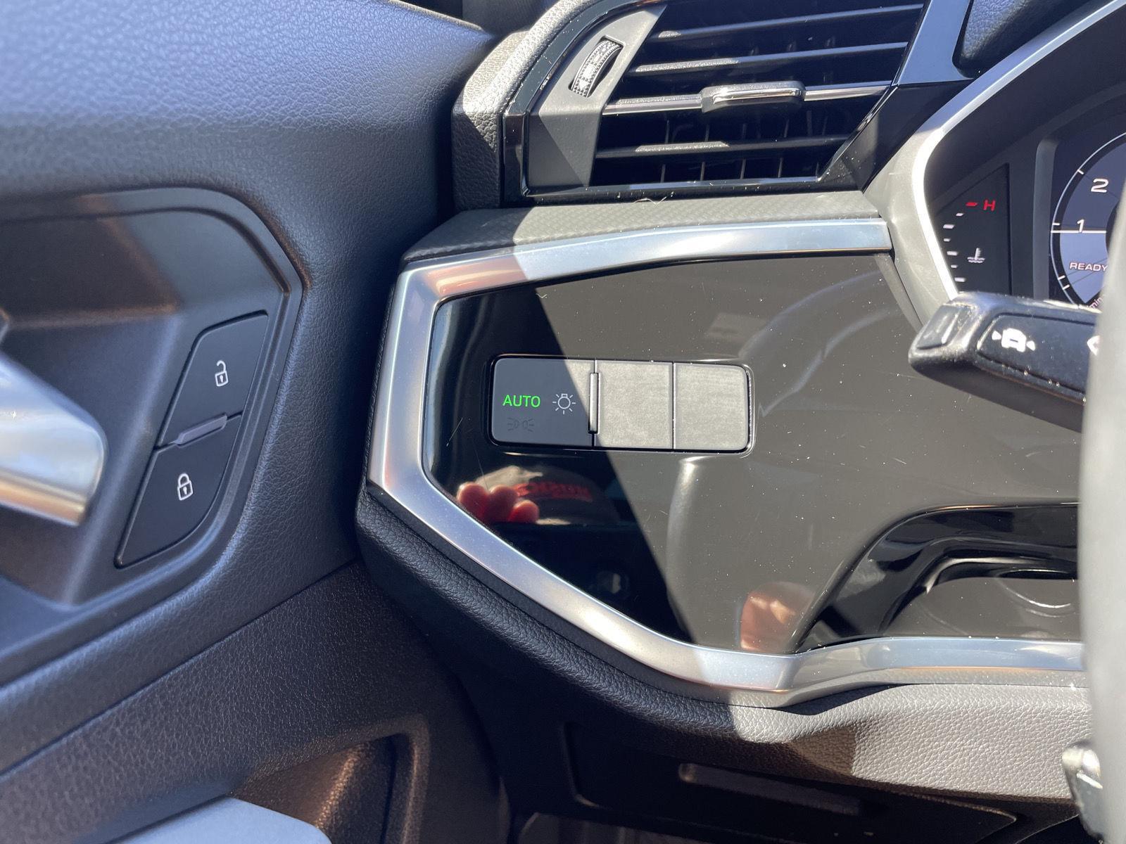 Vehicle photo 16