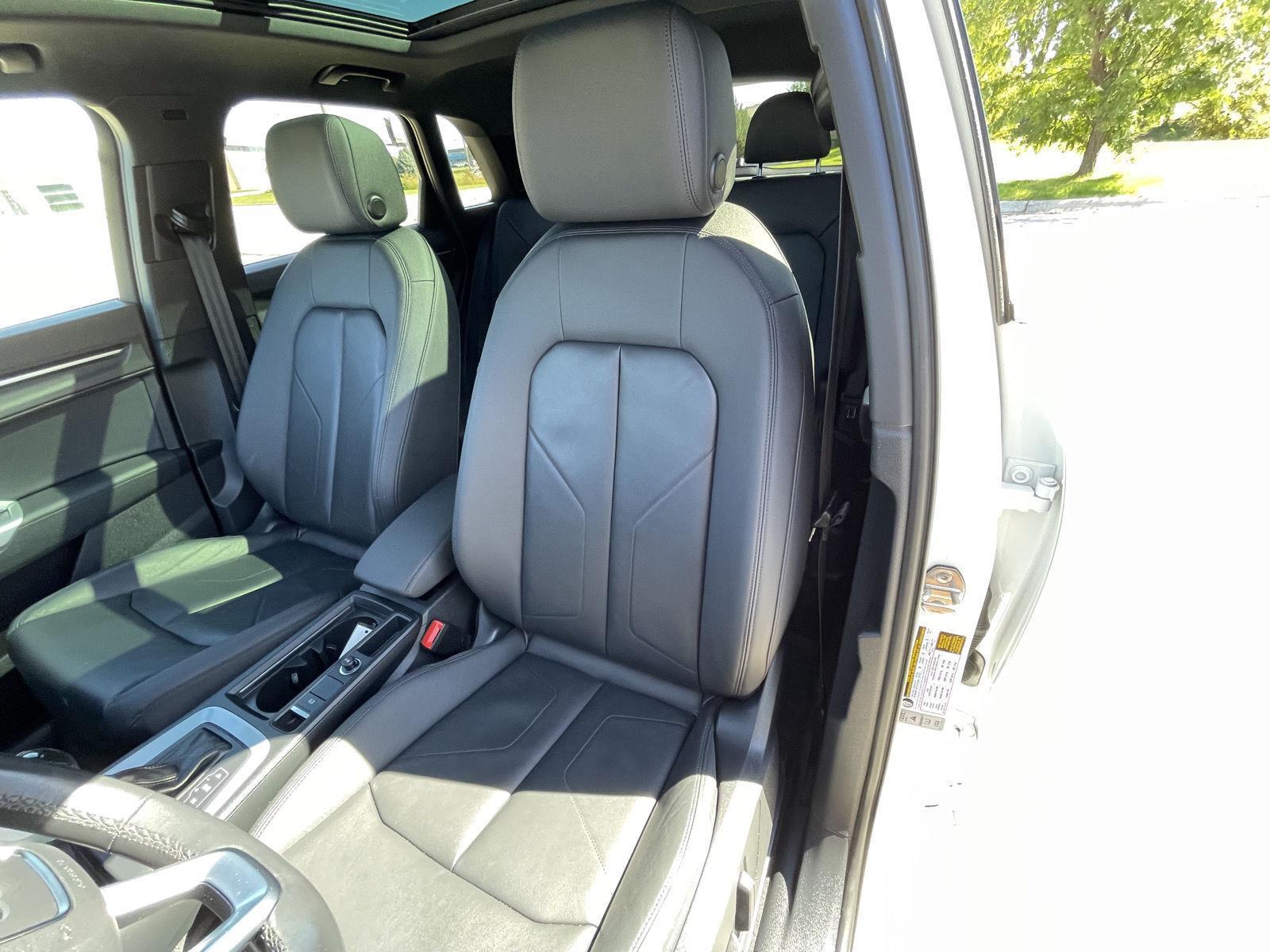 Vehicle photo 18