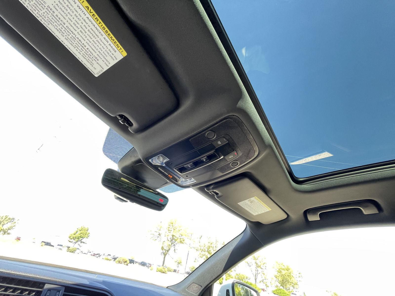 Vehicle photo 21