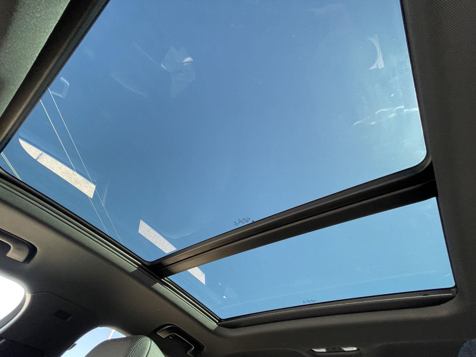 Vehicle photo 22