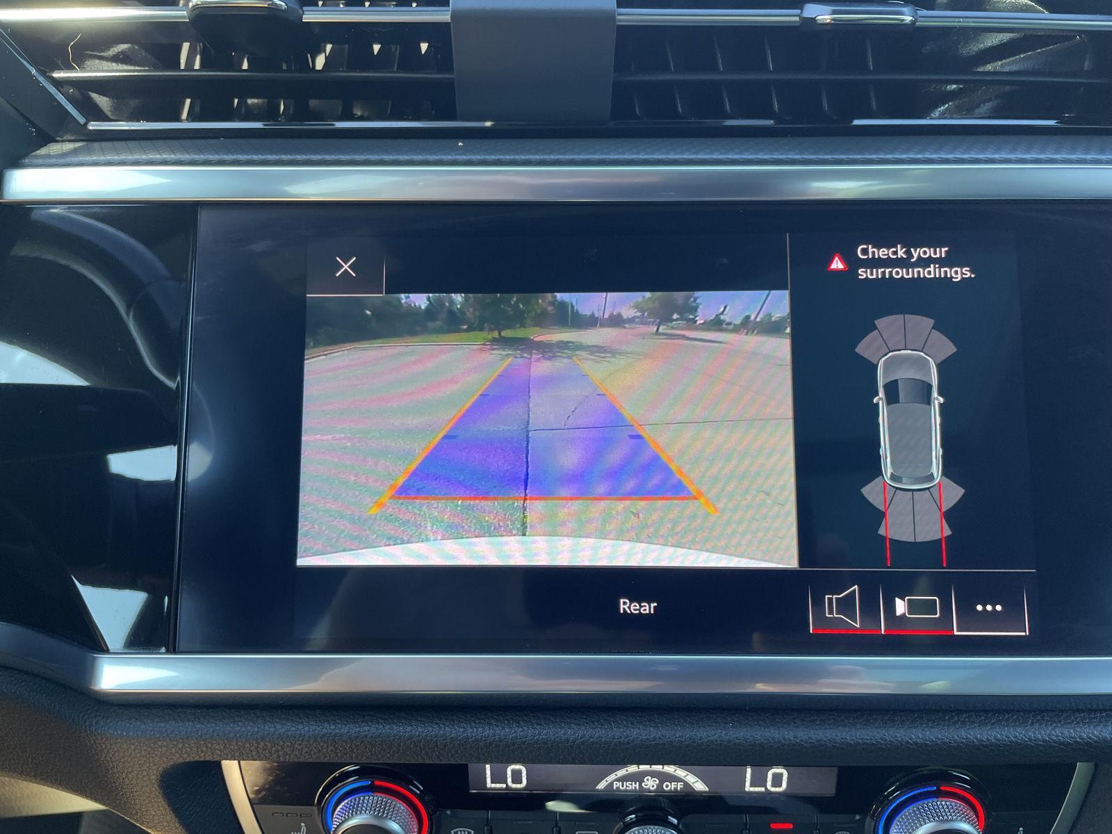 Vehicle photo 24