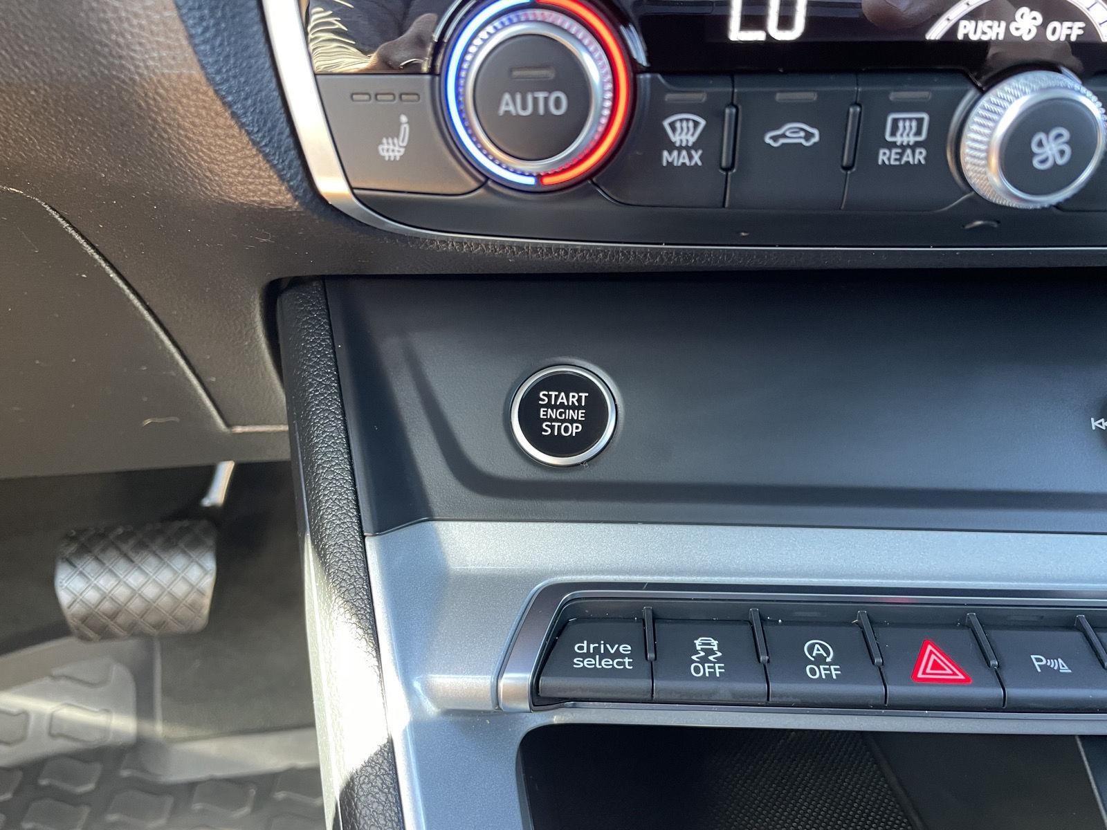 Vehicle photo 28