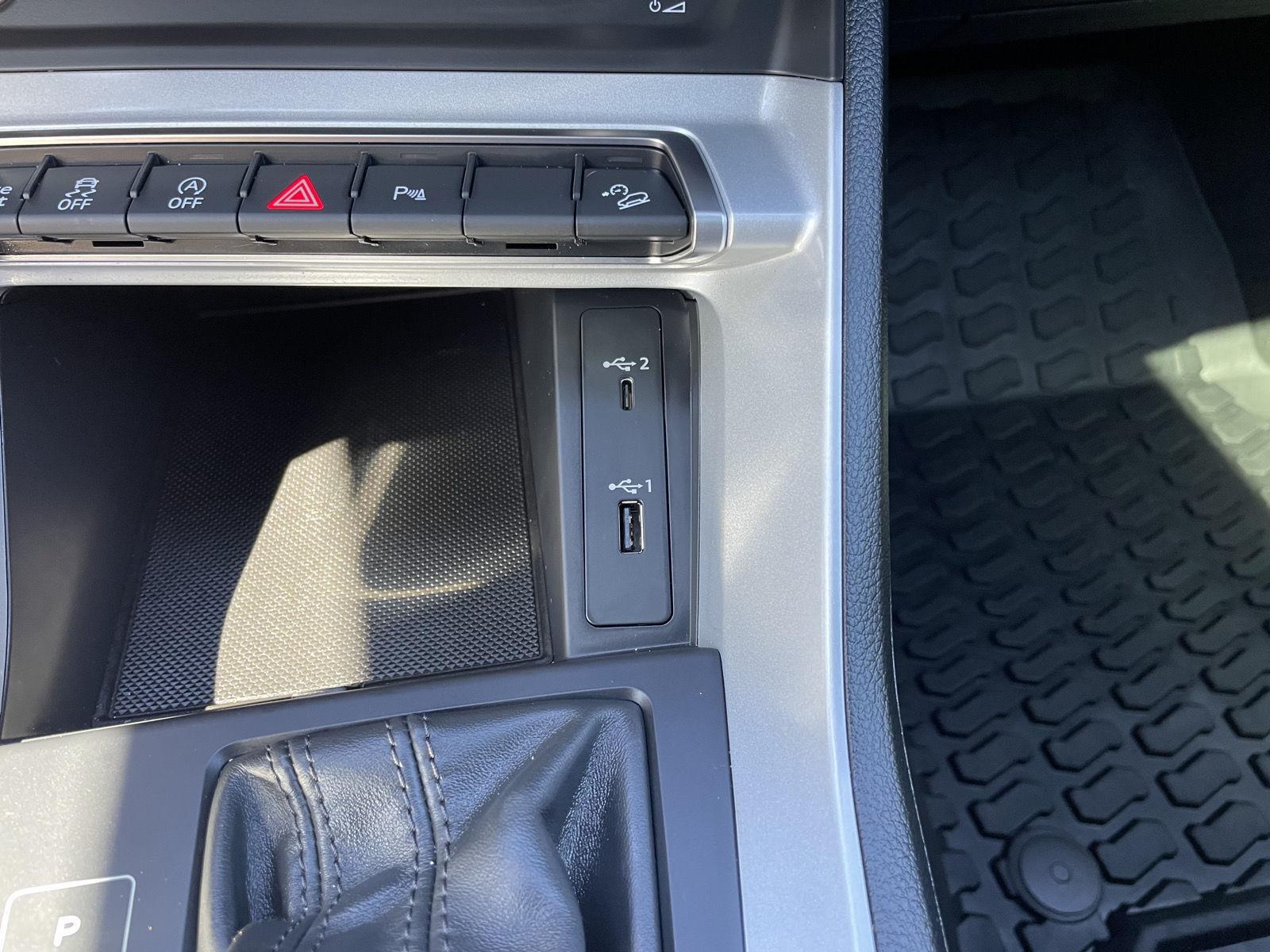 Vehicle photo 29