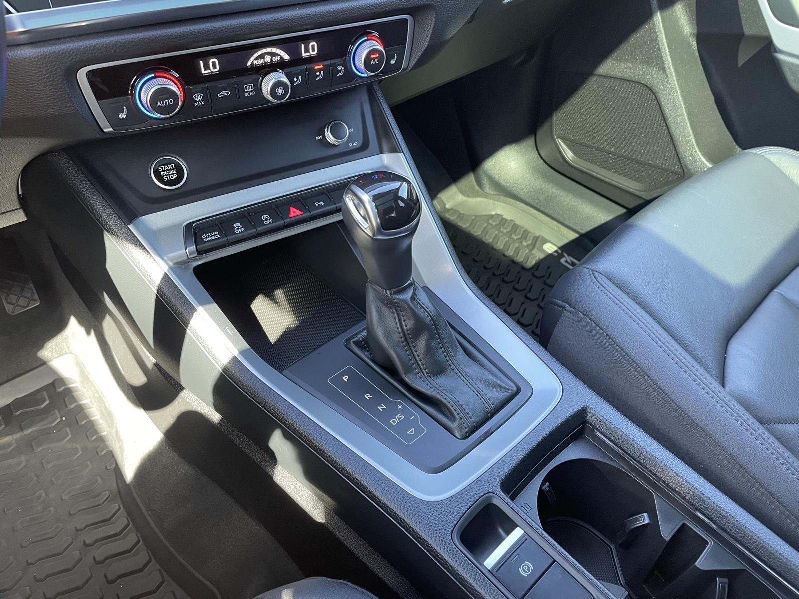 Vehicle photo 31