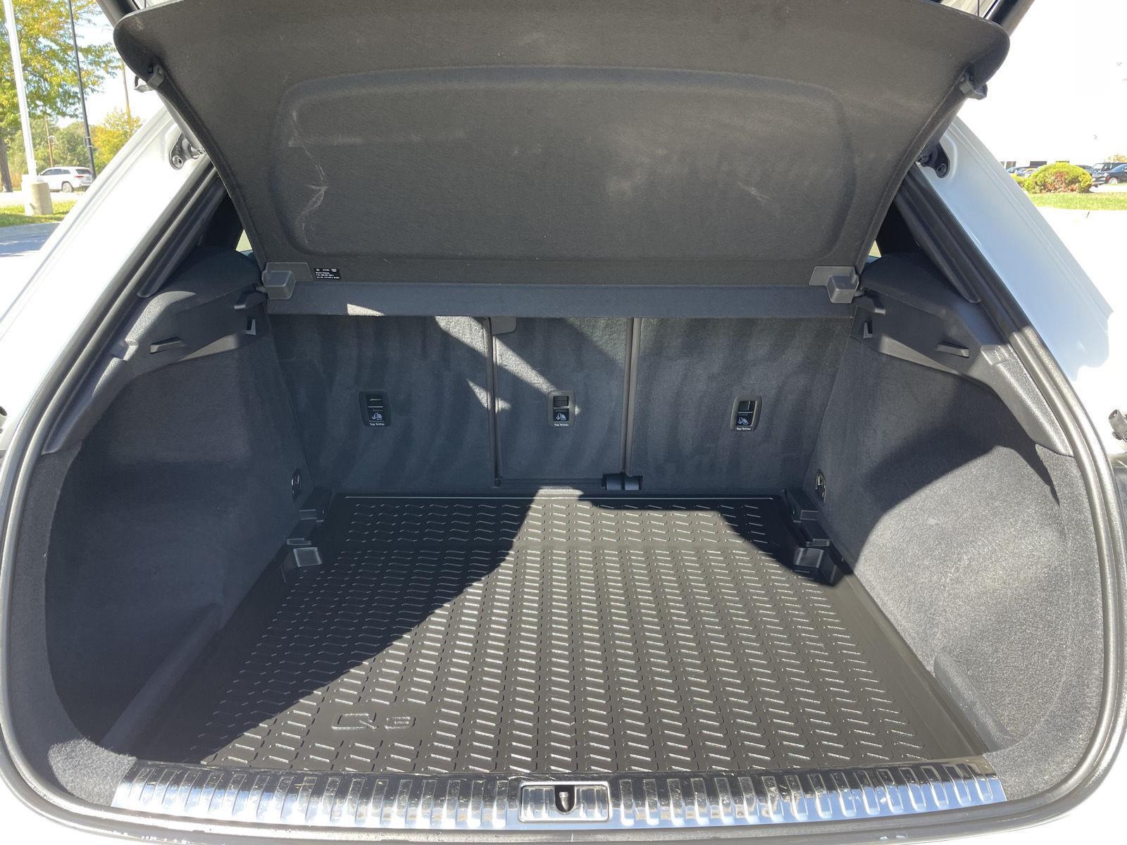Vehicle photo 36