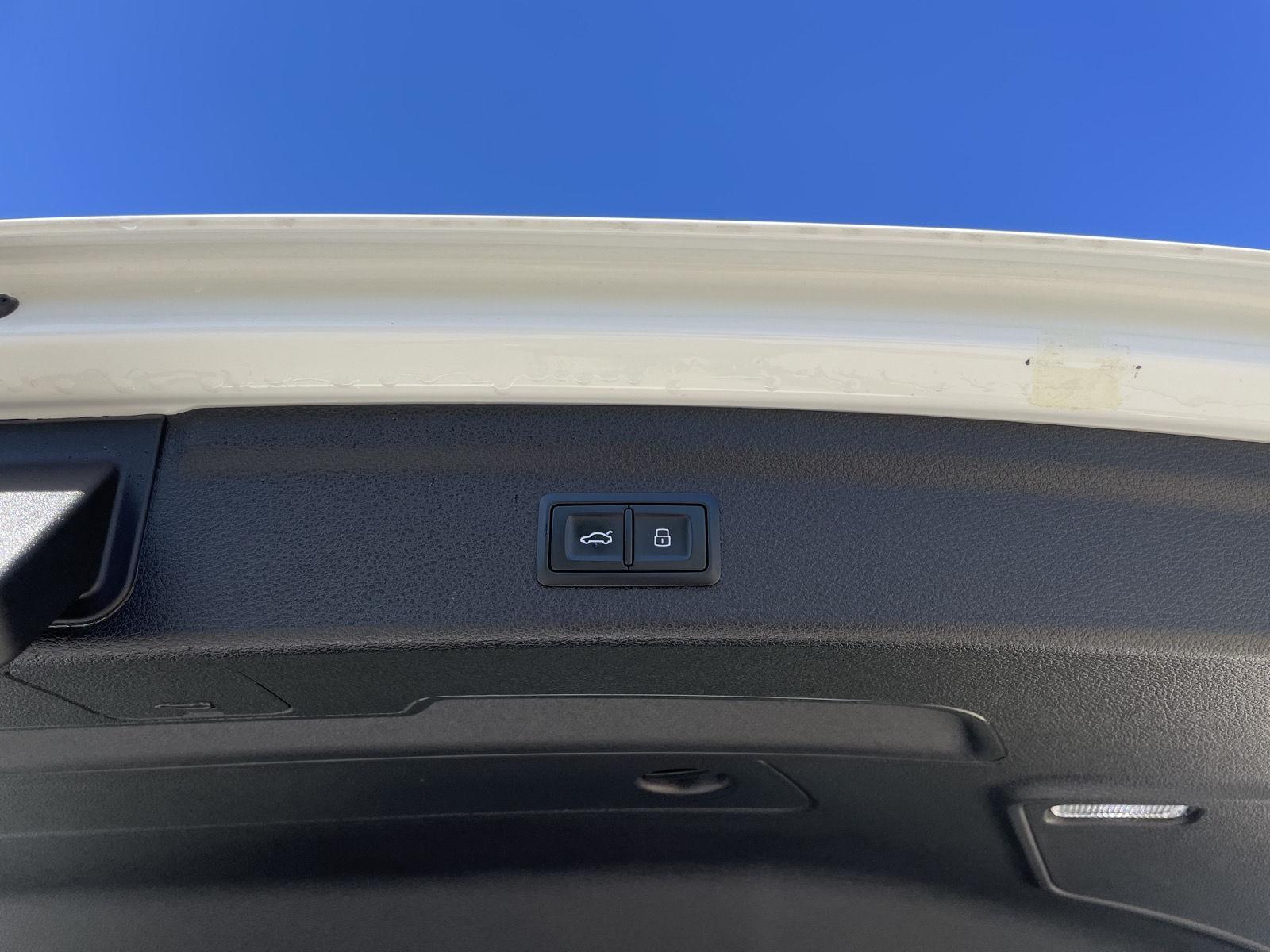 Vehicle photo 37
