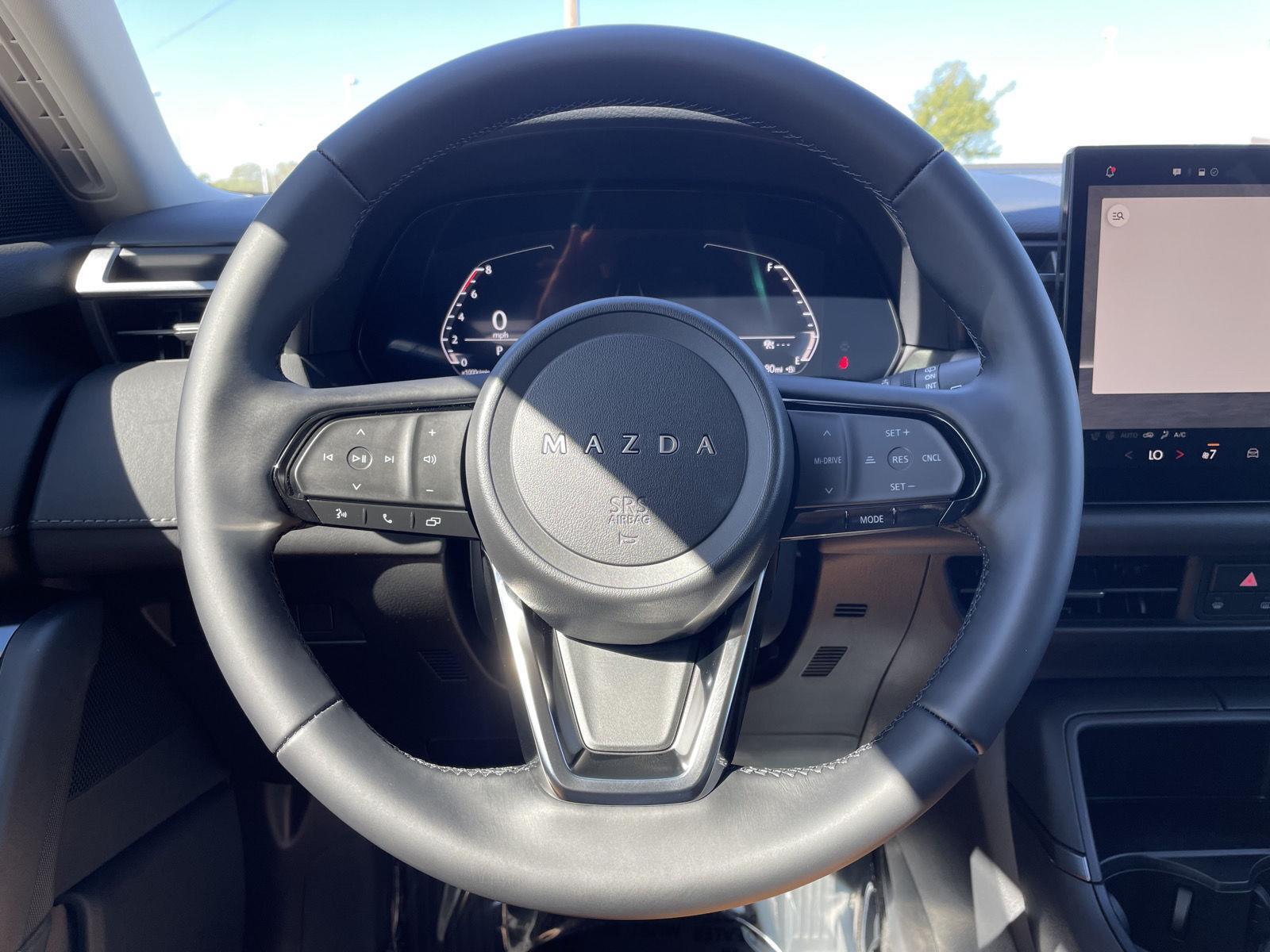Vehicle photo 12