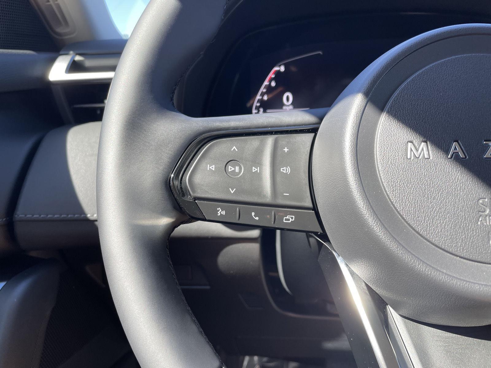Vehicle photo 13