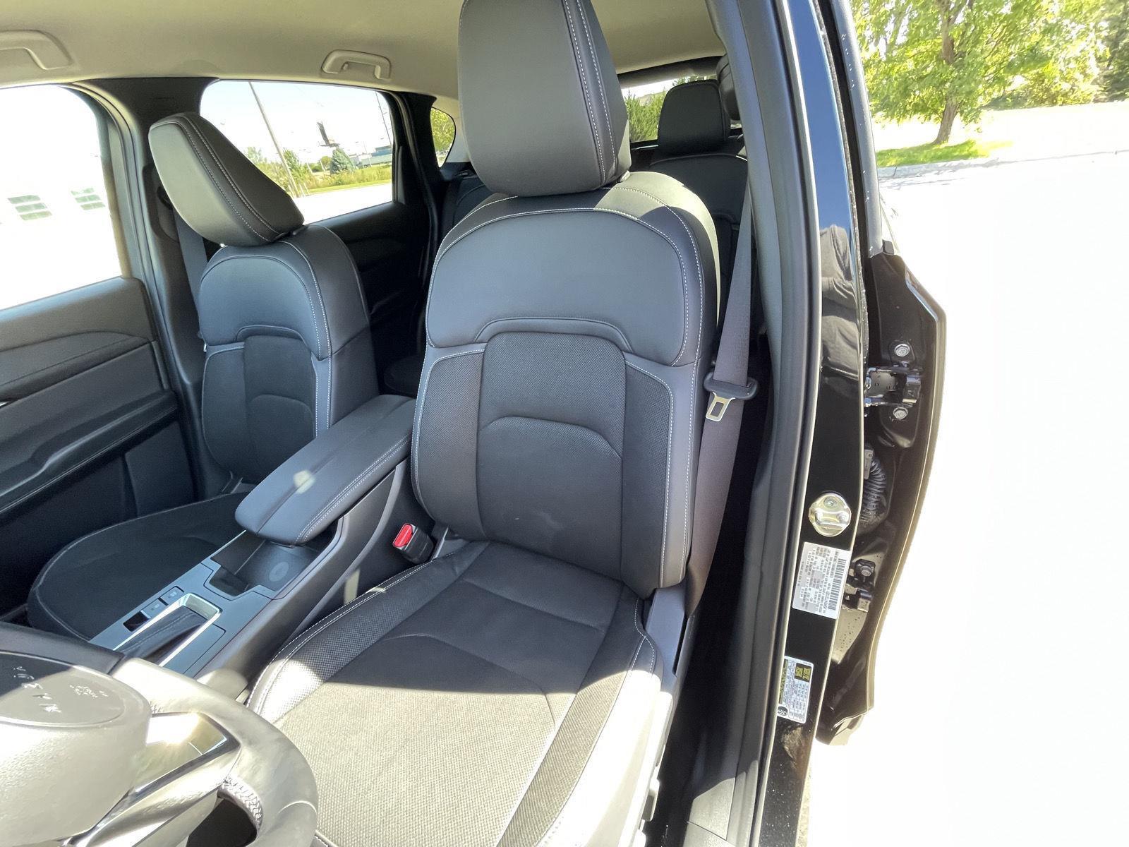 Vehicle photo 18