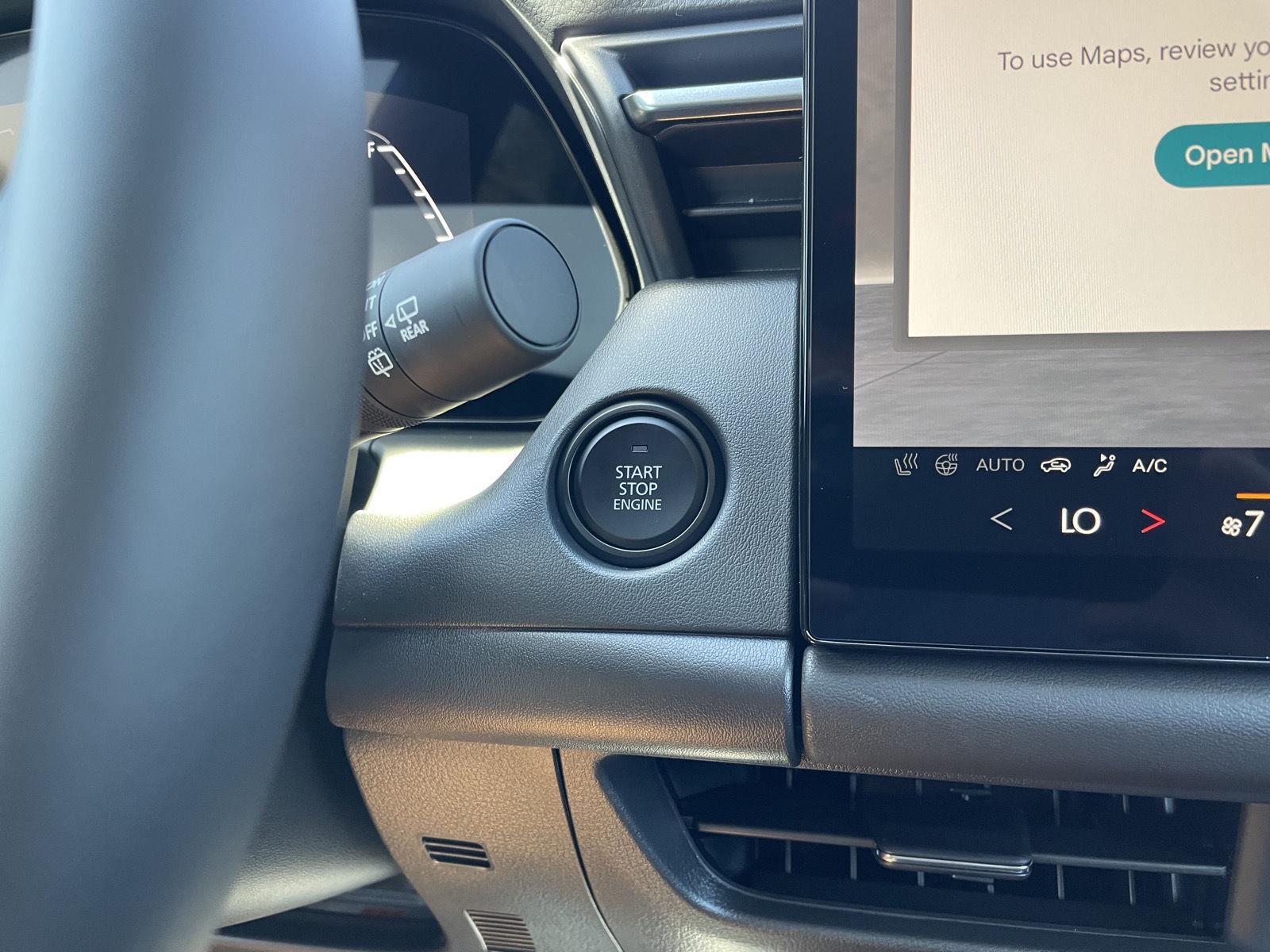 Vehicle photo 24