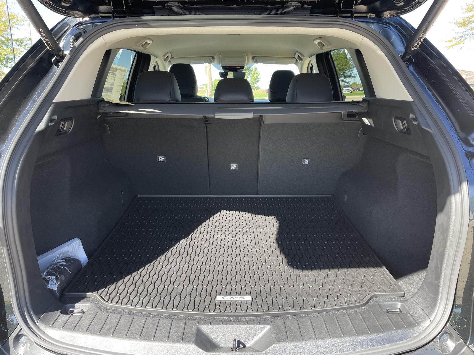 Vehicle photo 33