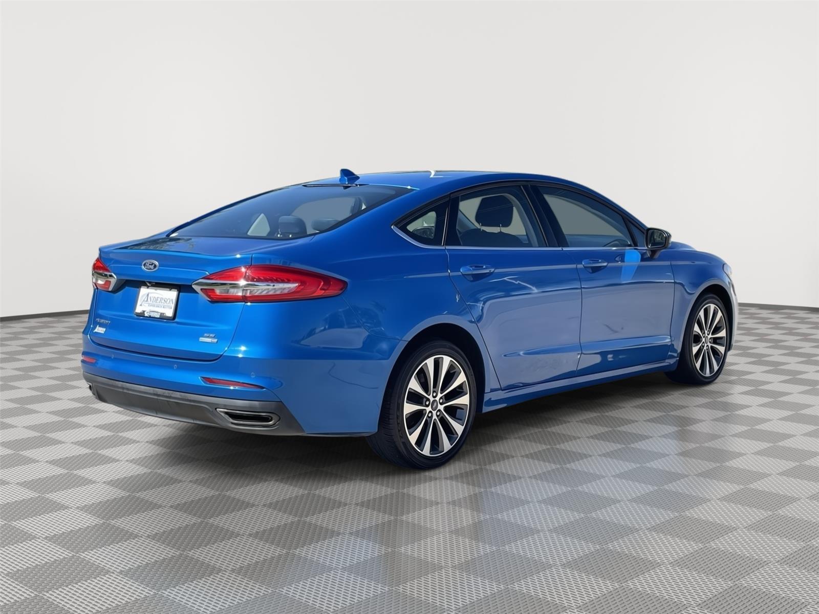 Vehicle photo 7