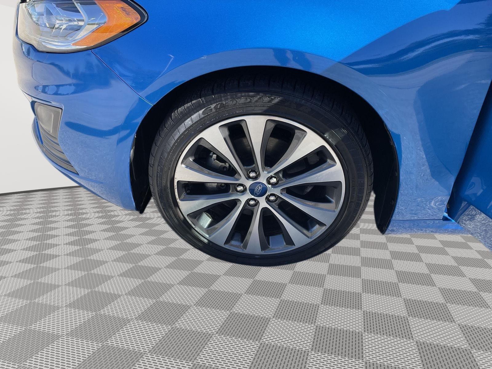 Vehicle photo 10