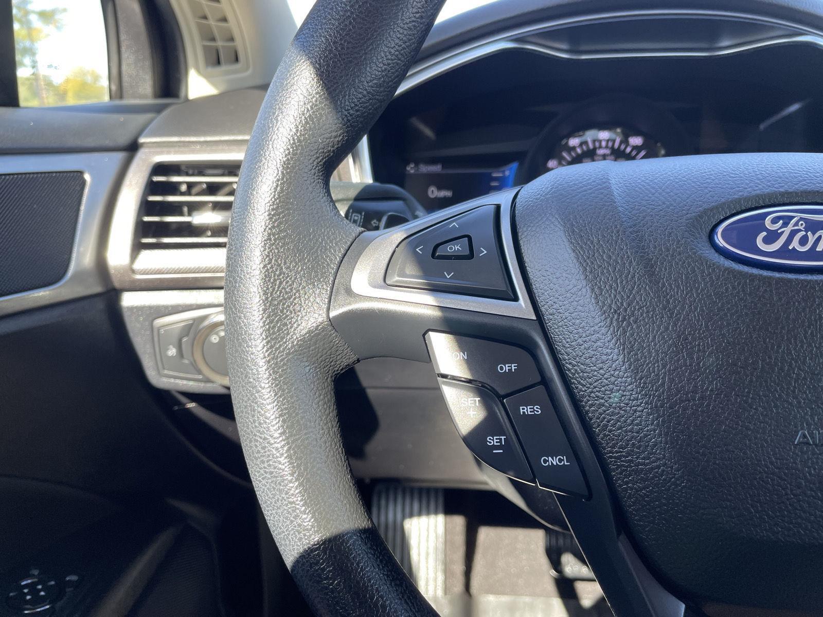 Vehicle photo 12