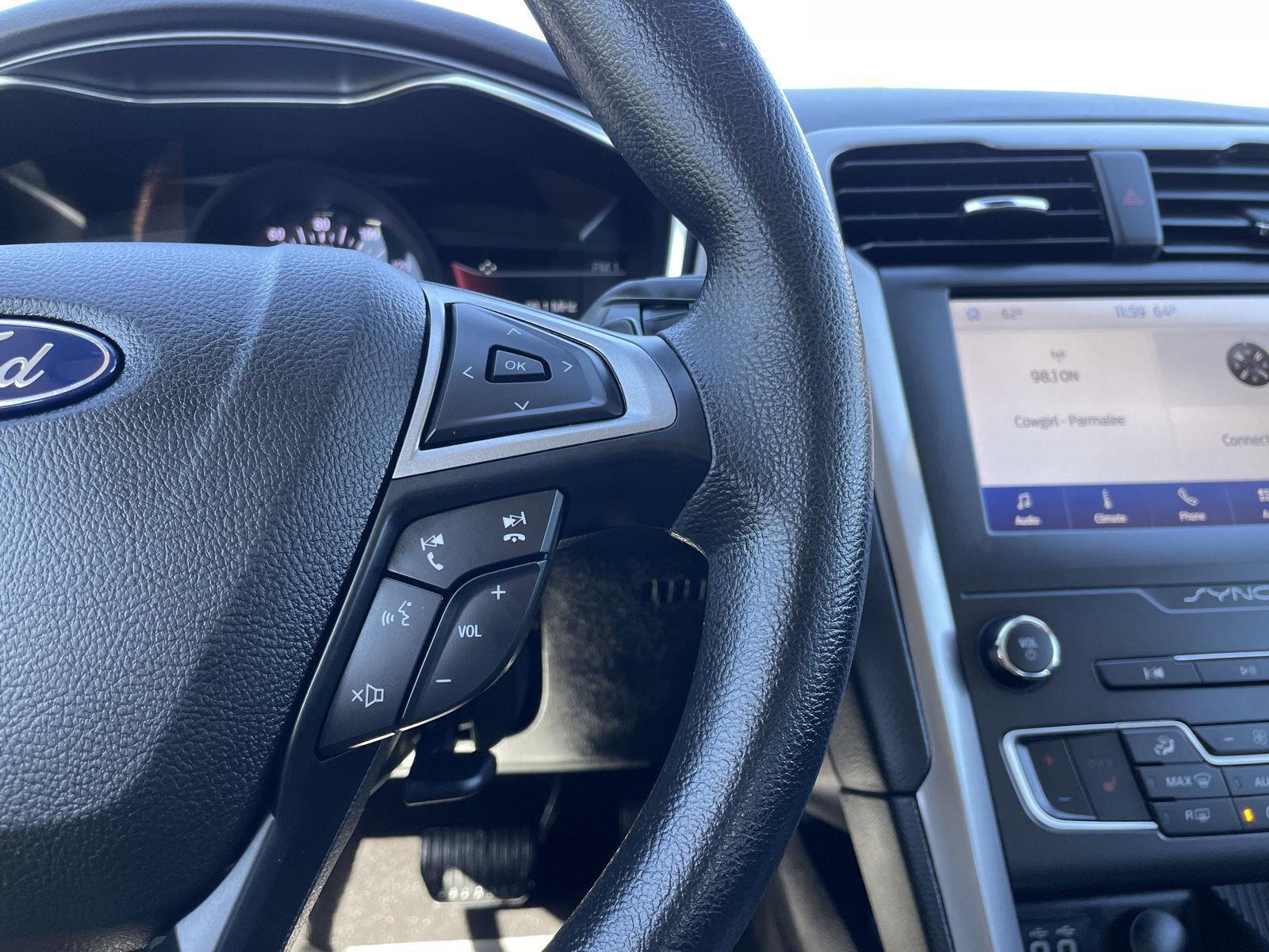 Vehicle photo 14
