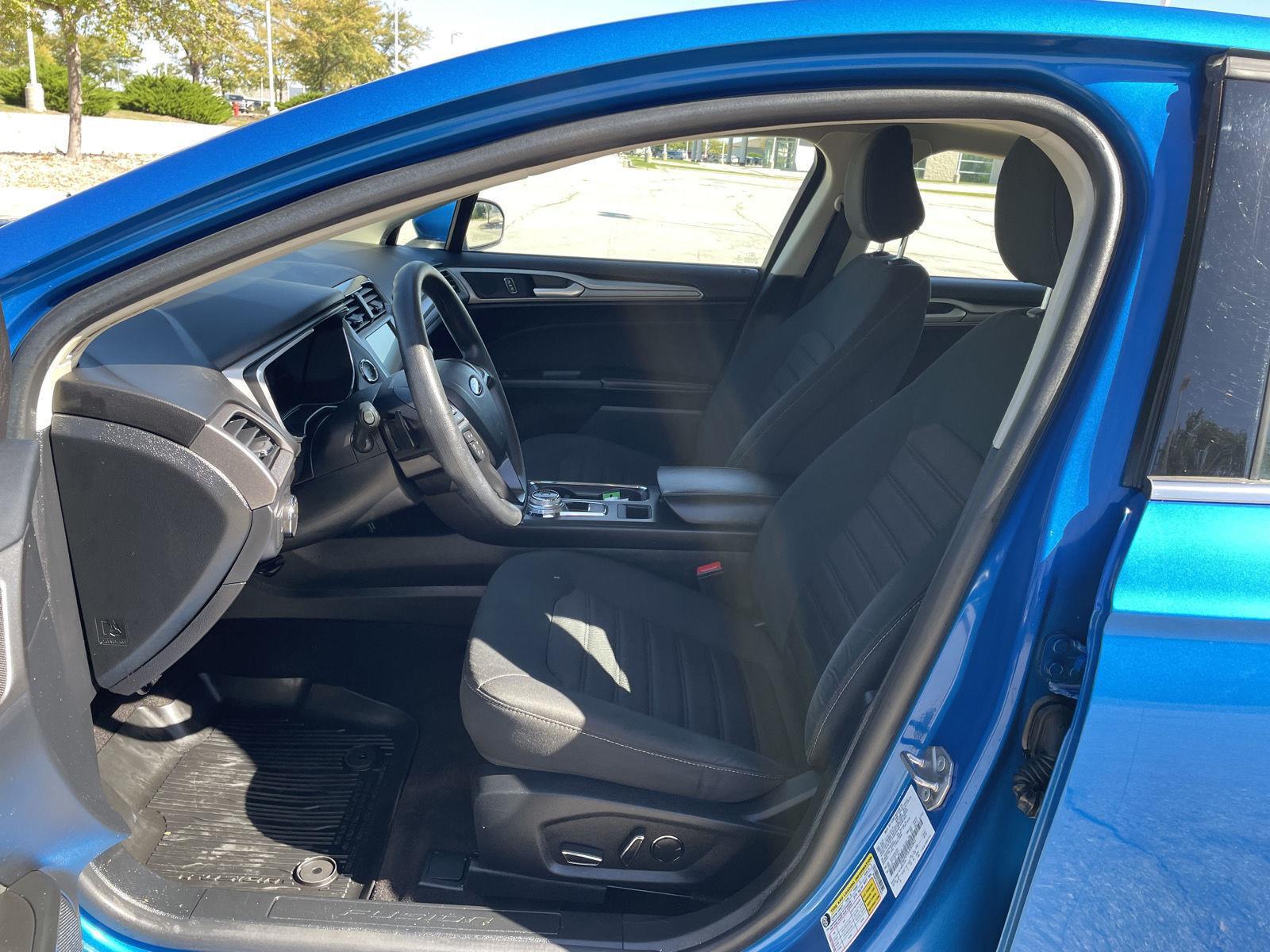 Vehicle photo 16