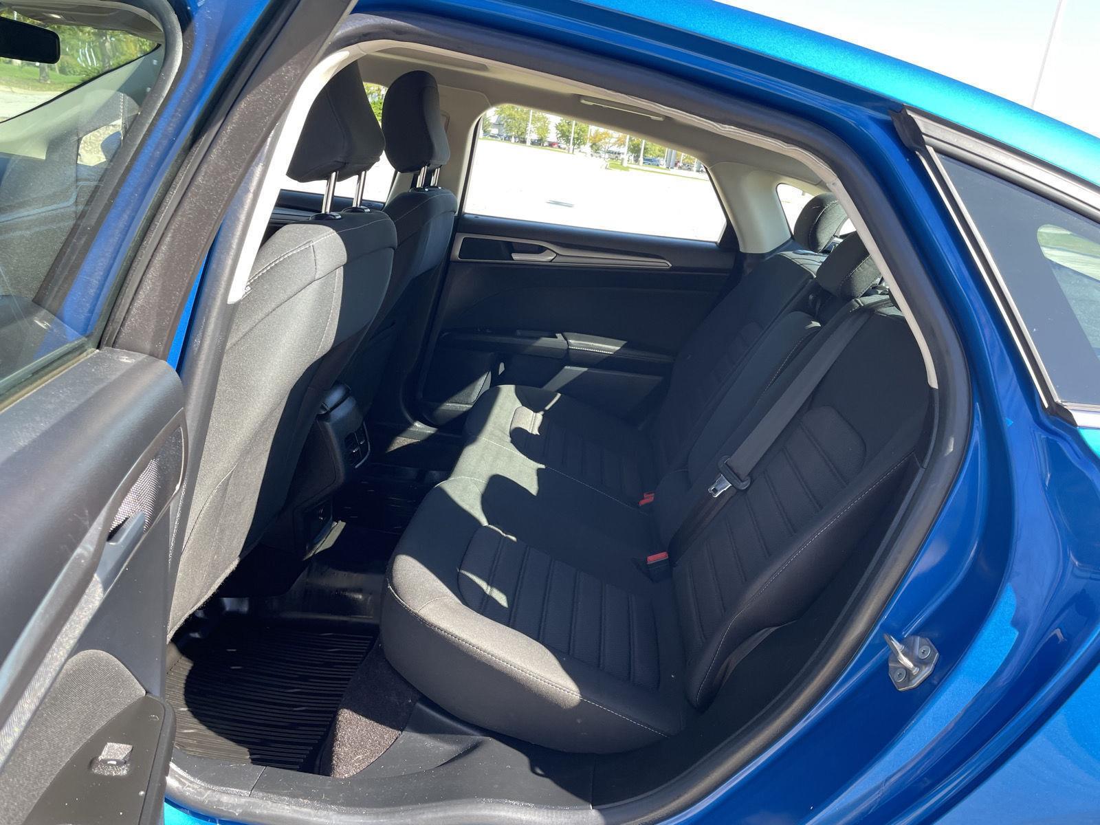 Vehicle photo 20