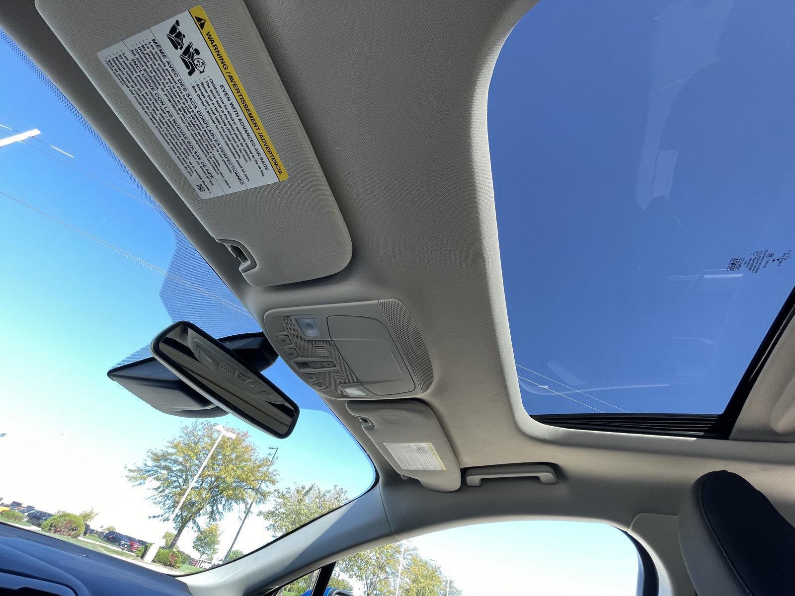 Vehicle photo 20