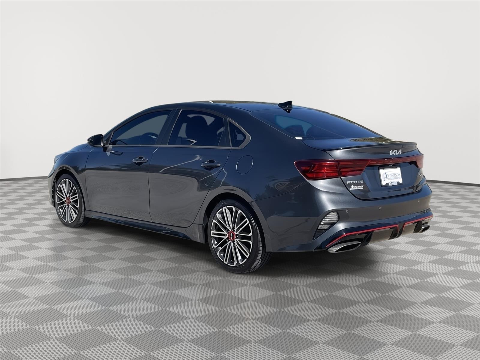 Vehicle photo 9