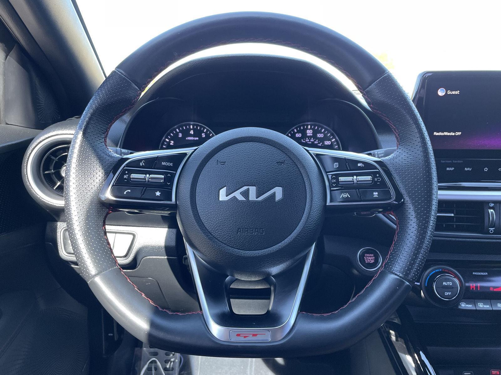 Vehicle photo 11
