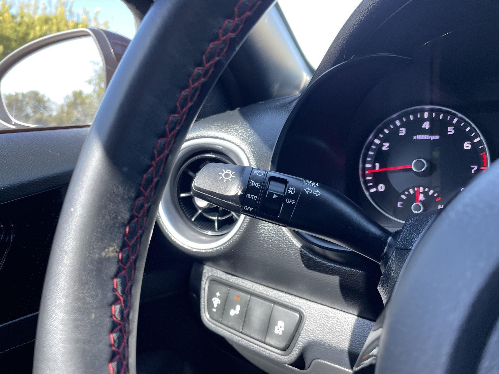 Vehicle photo 15