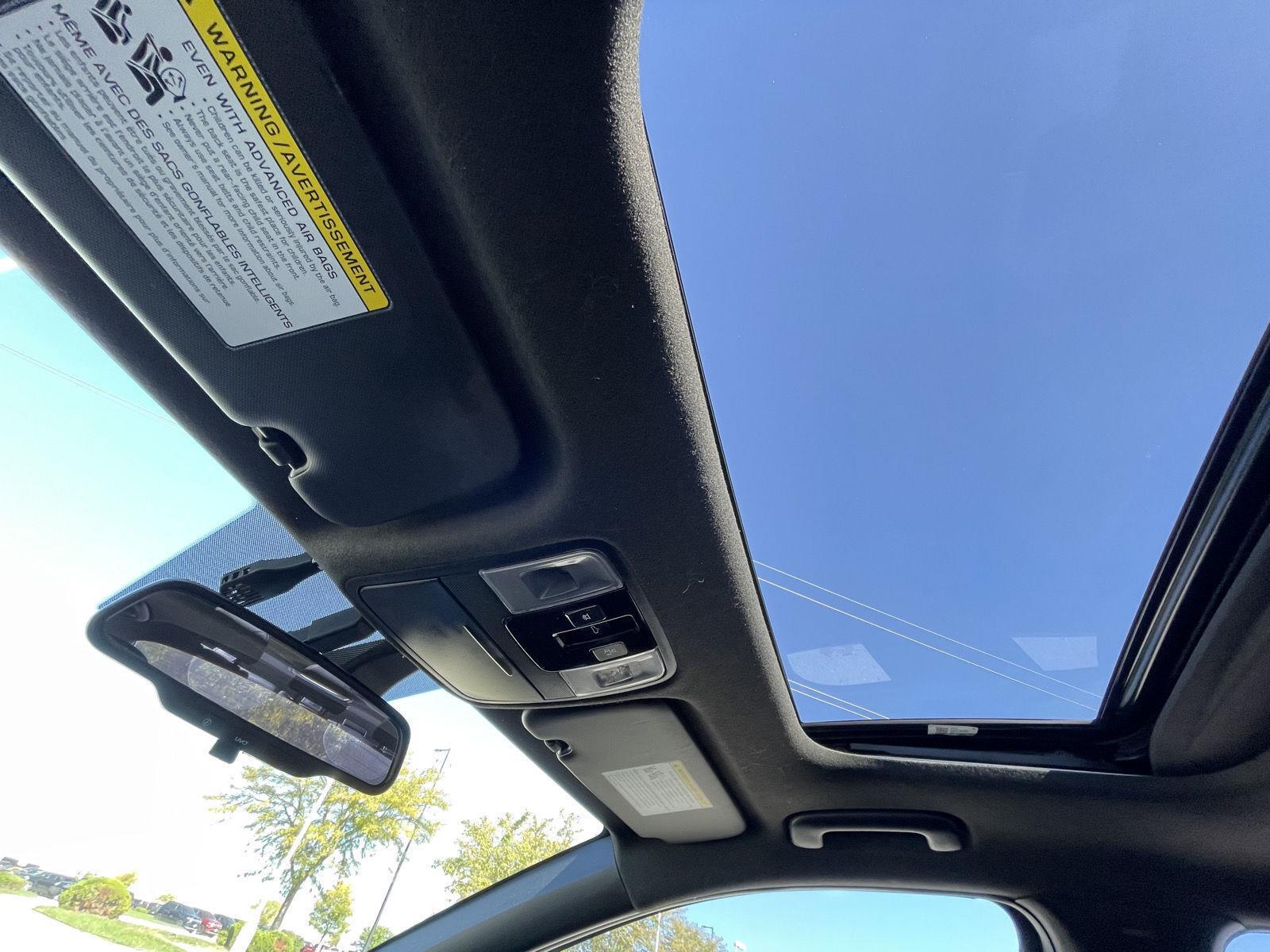 Vehicle photo 20