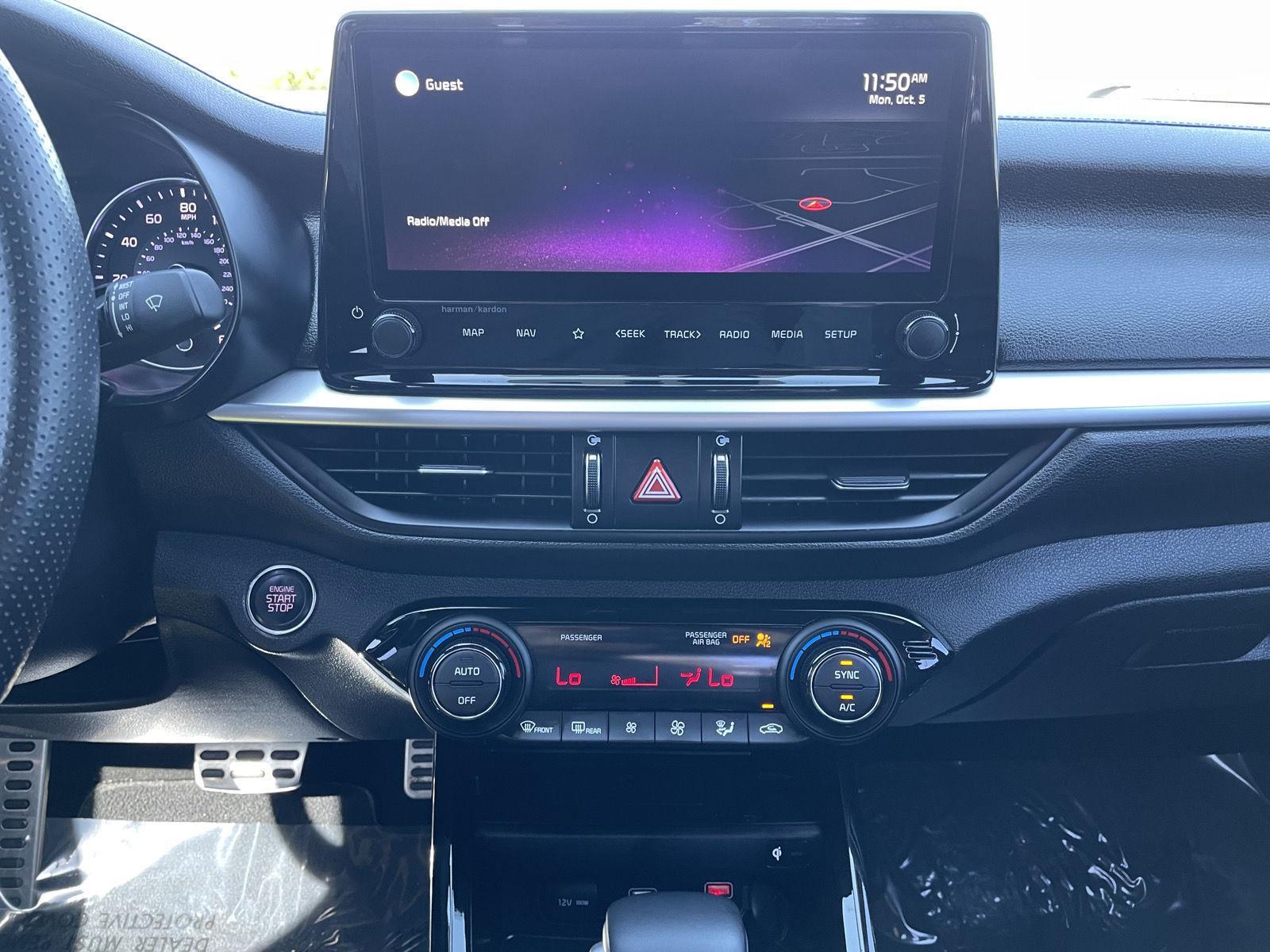 Vehicle photo 21