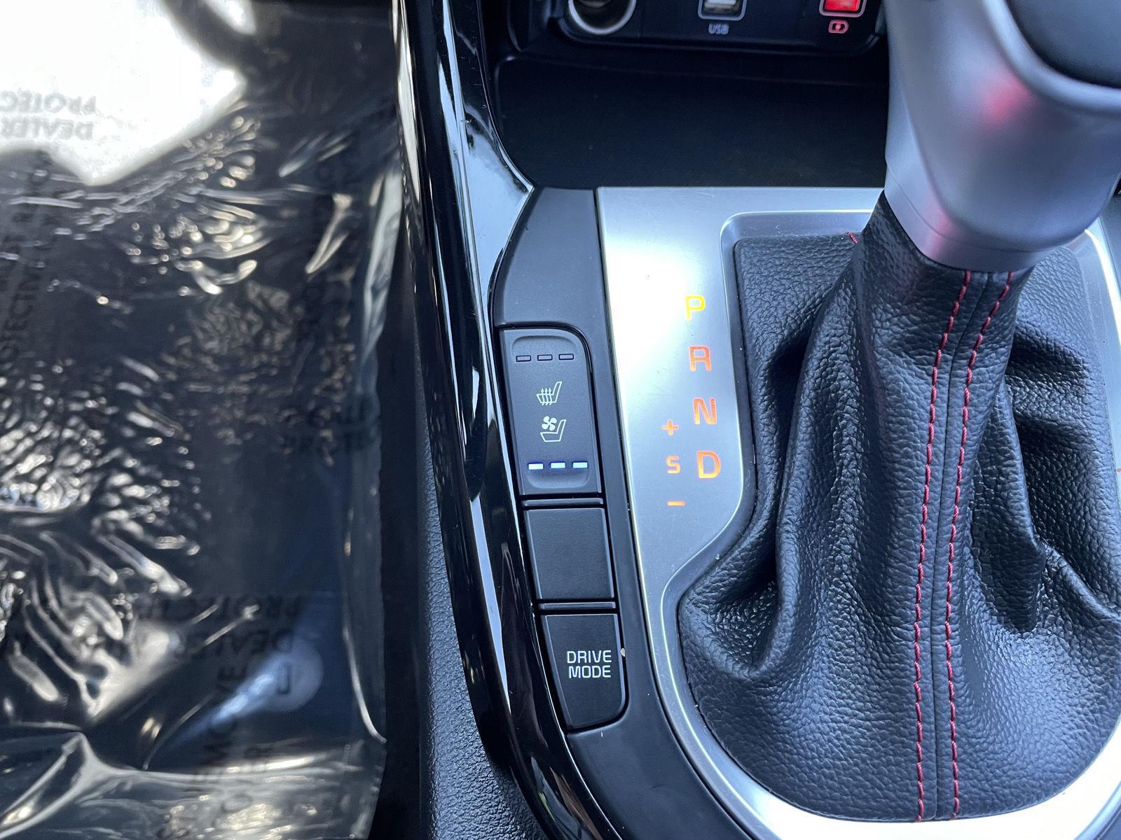 Vehicle photo 27