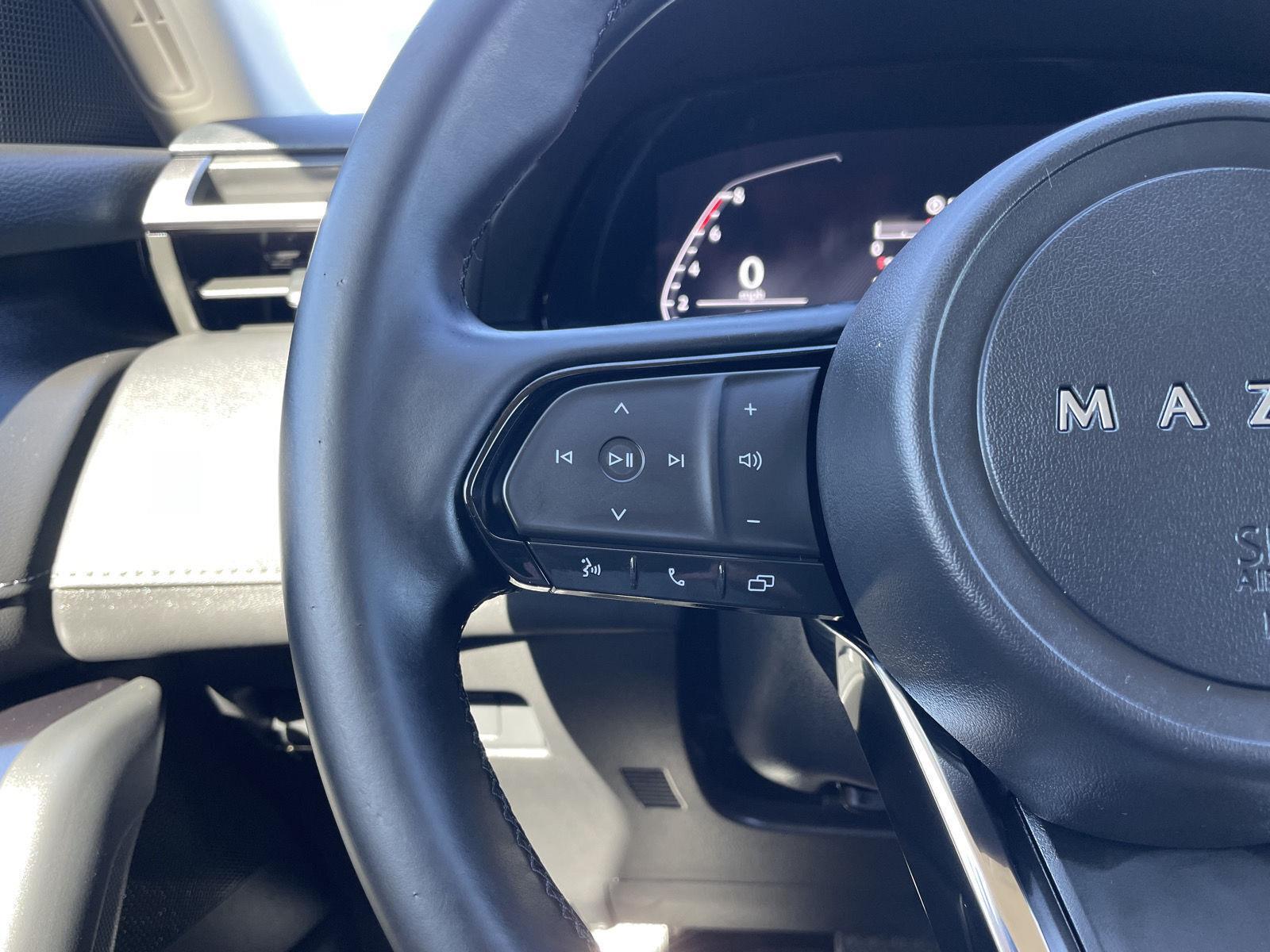Vehicle photo 13