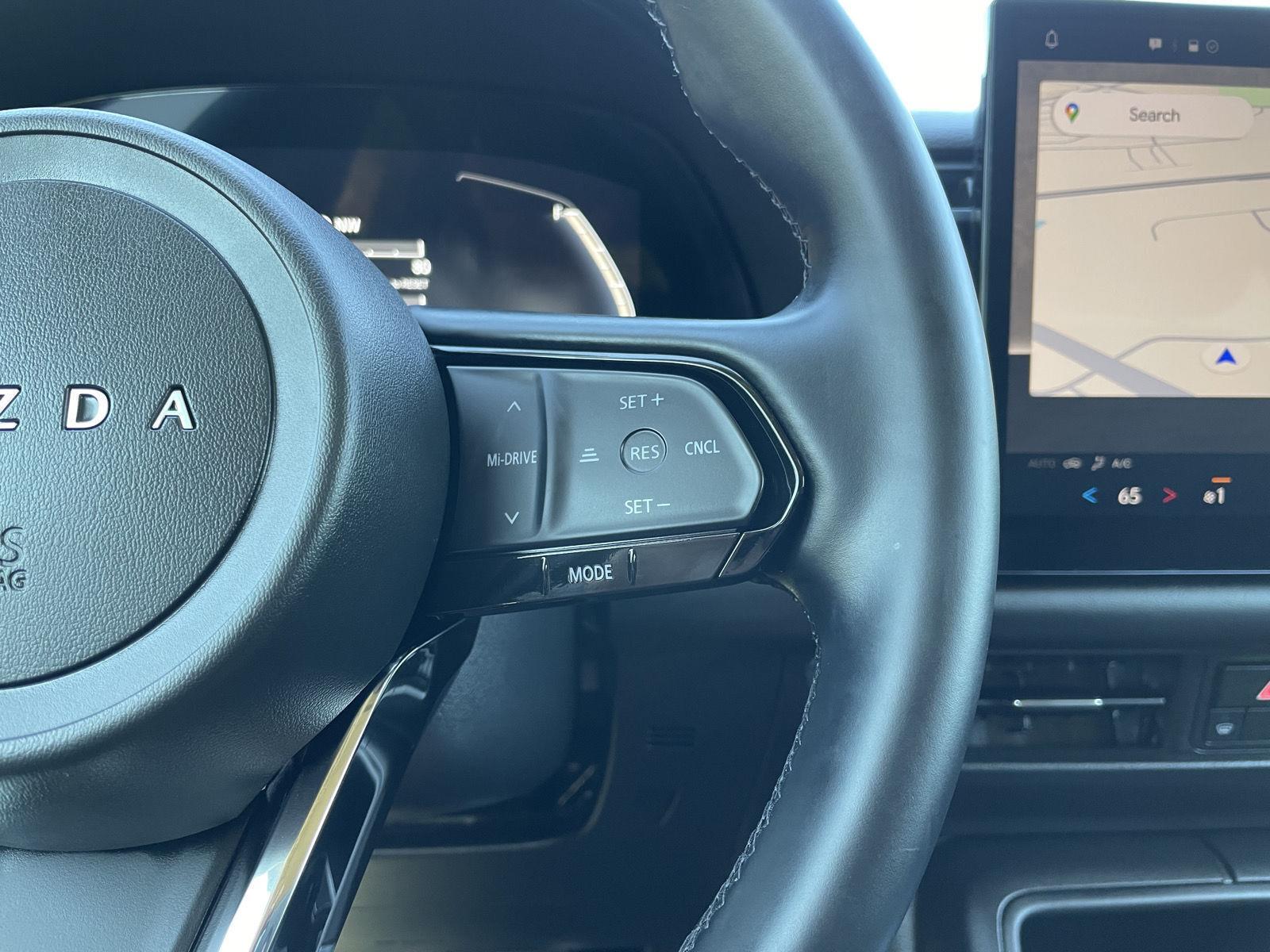 Vehicle photo 14