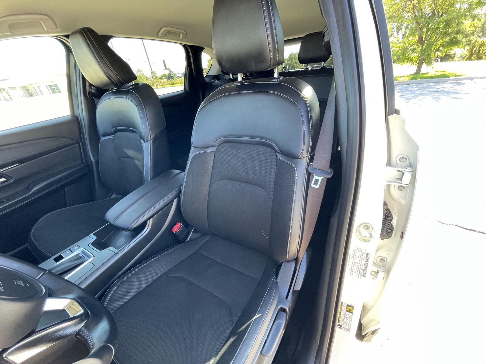 Vehicle photo 18