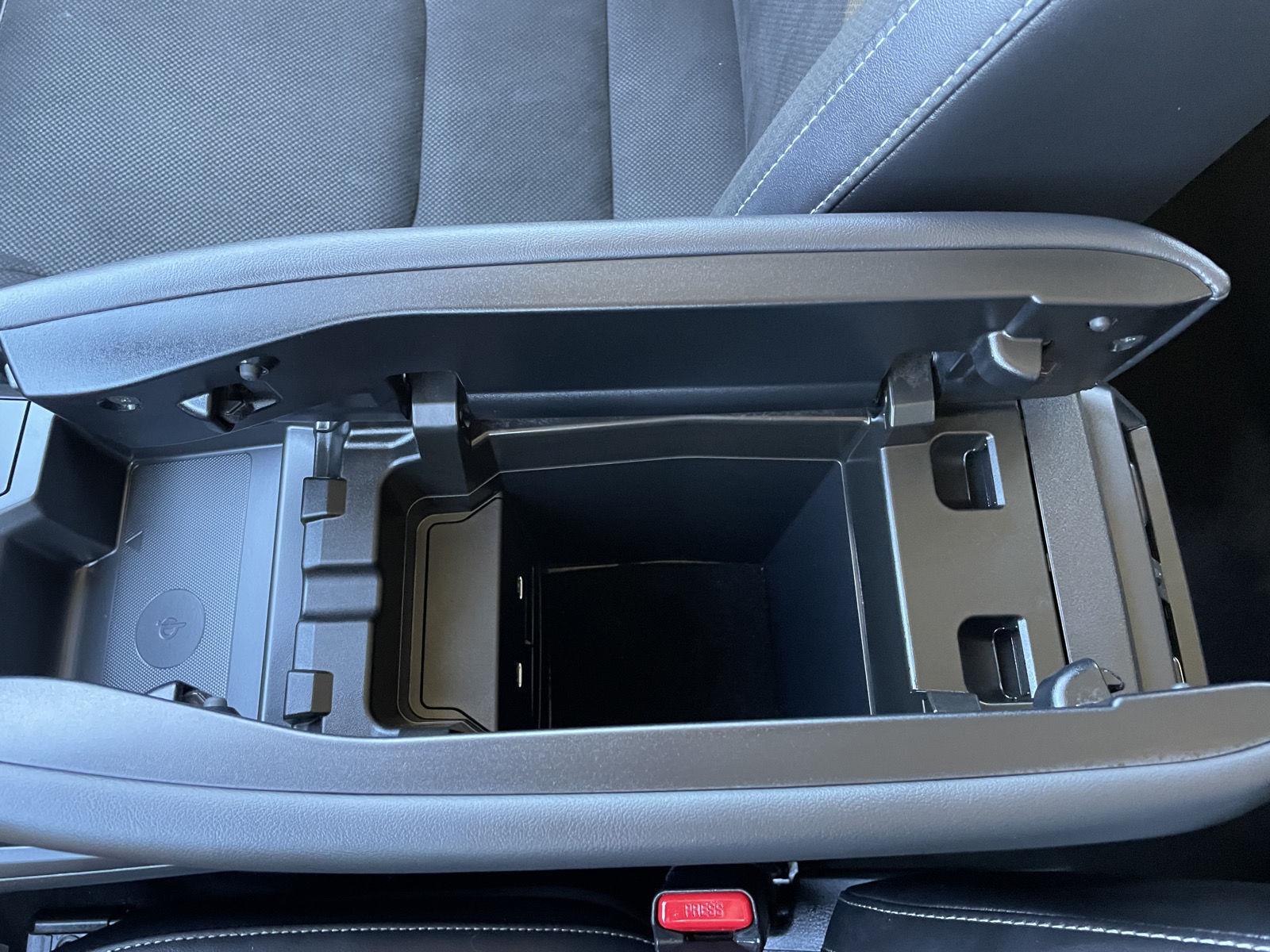 Vehicle photo 29