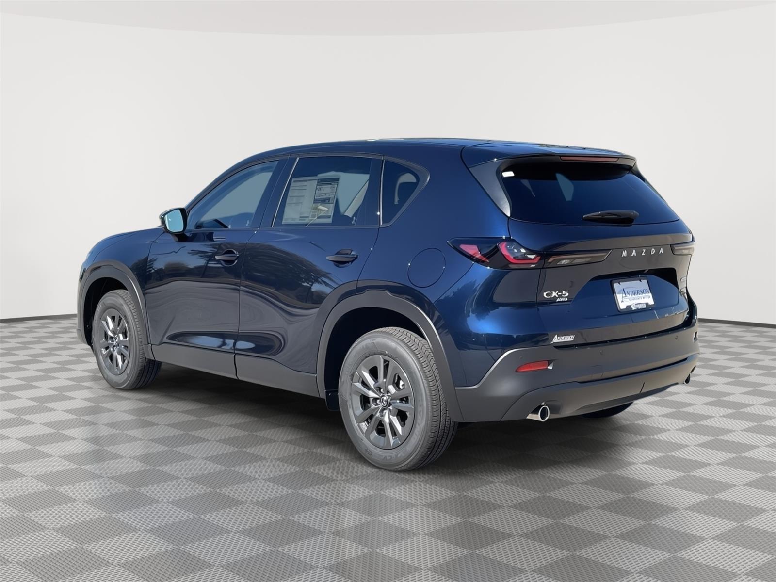 Vehicle photo 10