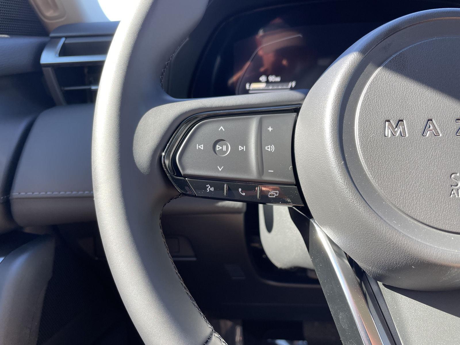Vehicle photo 13