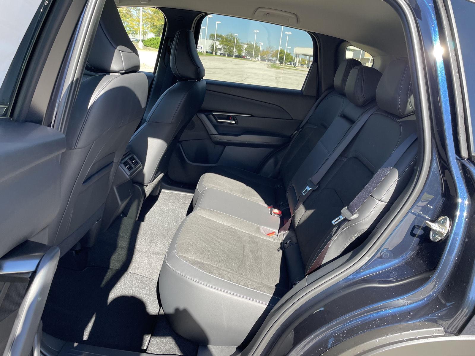Vehicle photo 20