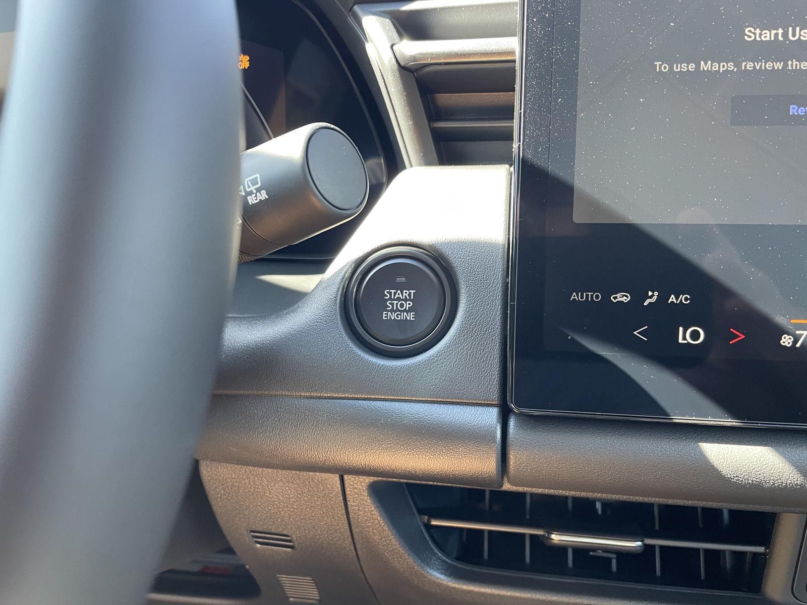 Vehicle photo 24