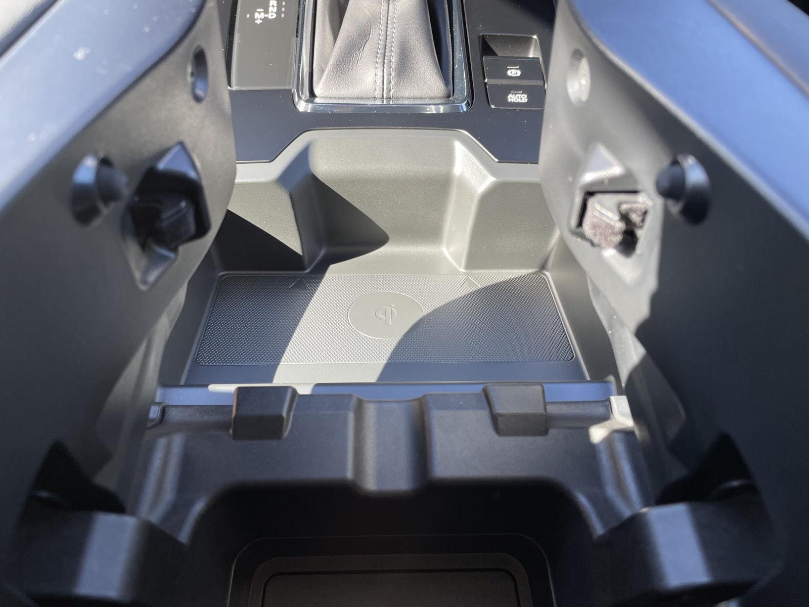 Vehicle photo 27
