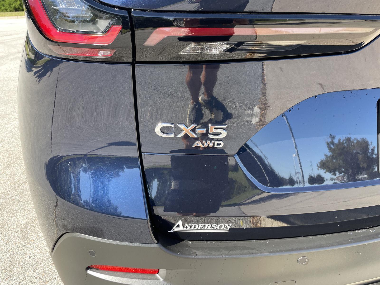 Vehicle photo 33