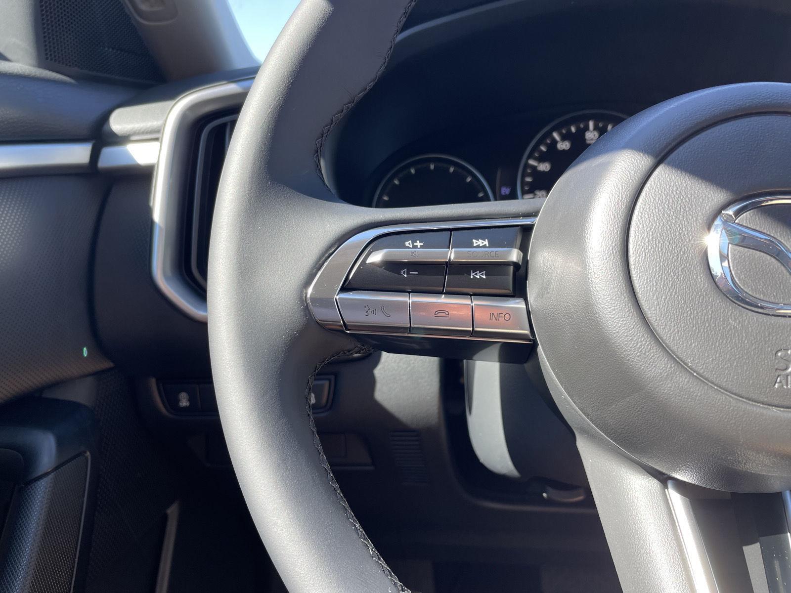 Vehicle photo 13