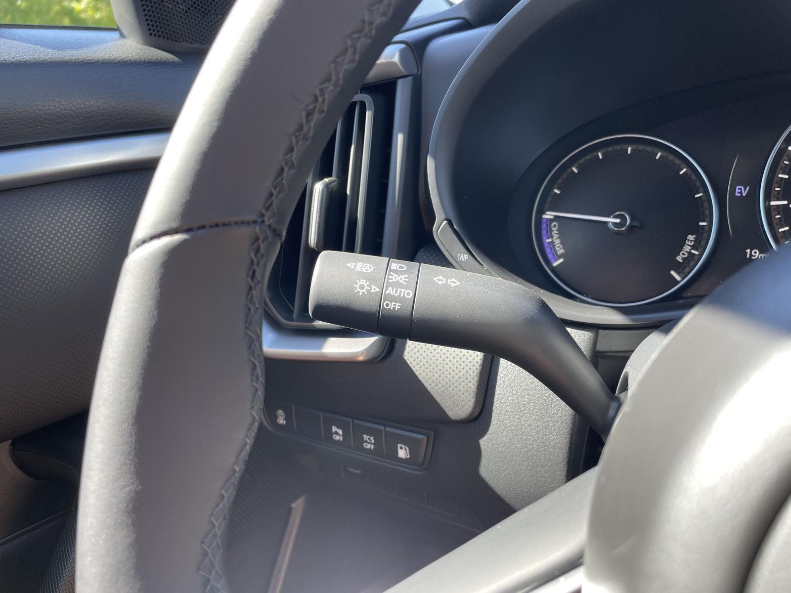 Vehicle photo 16
