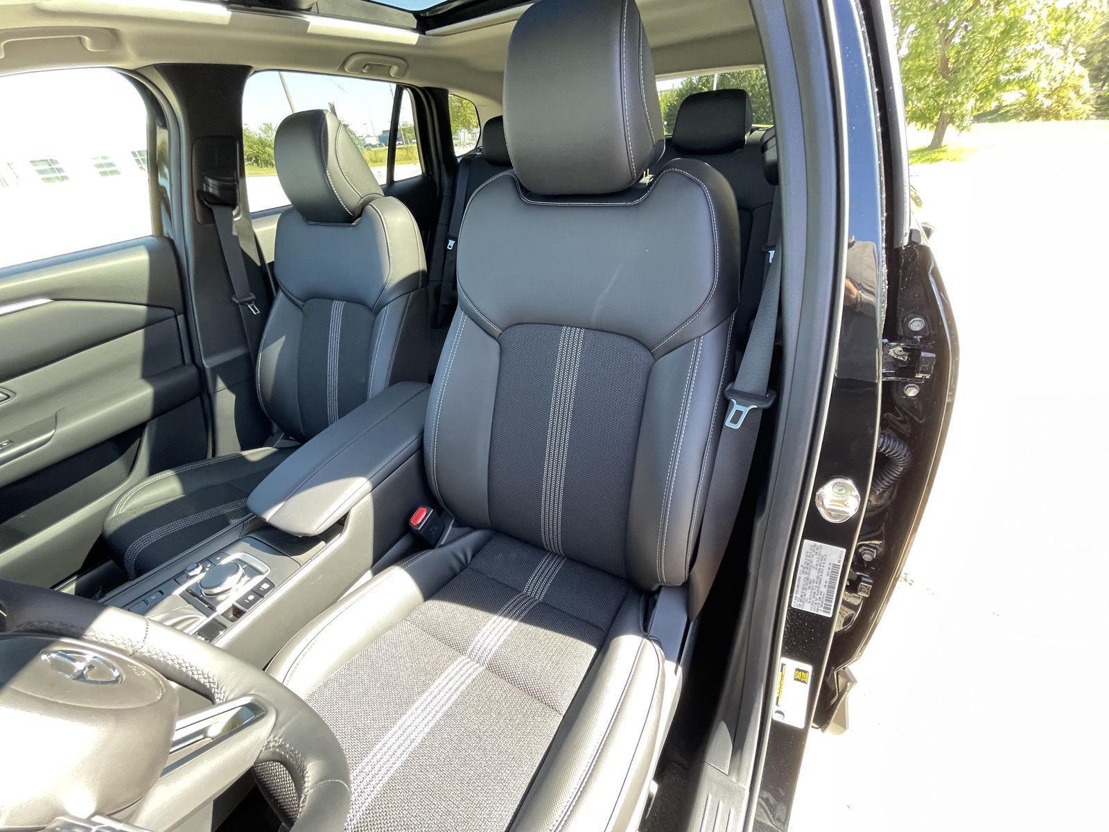 Vehicle photo 18