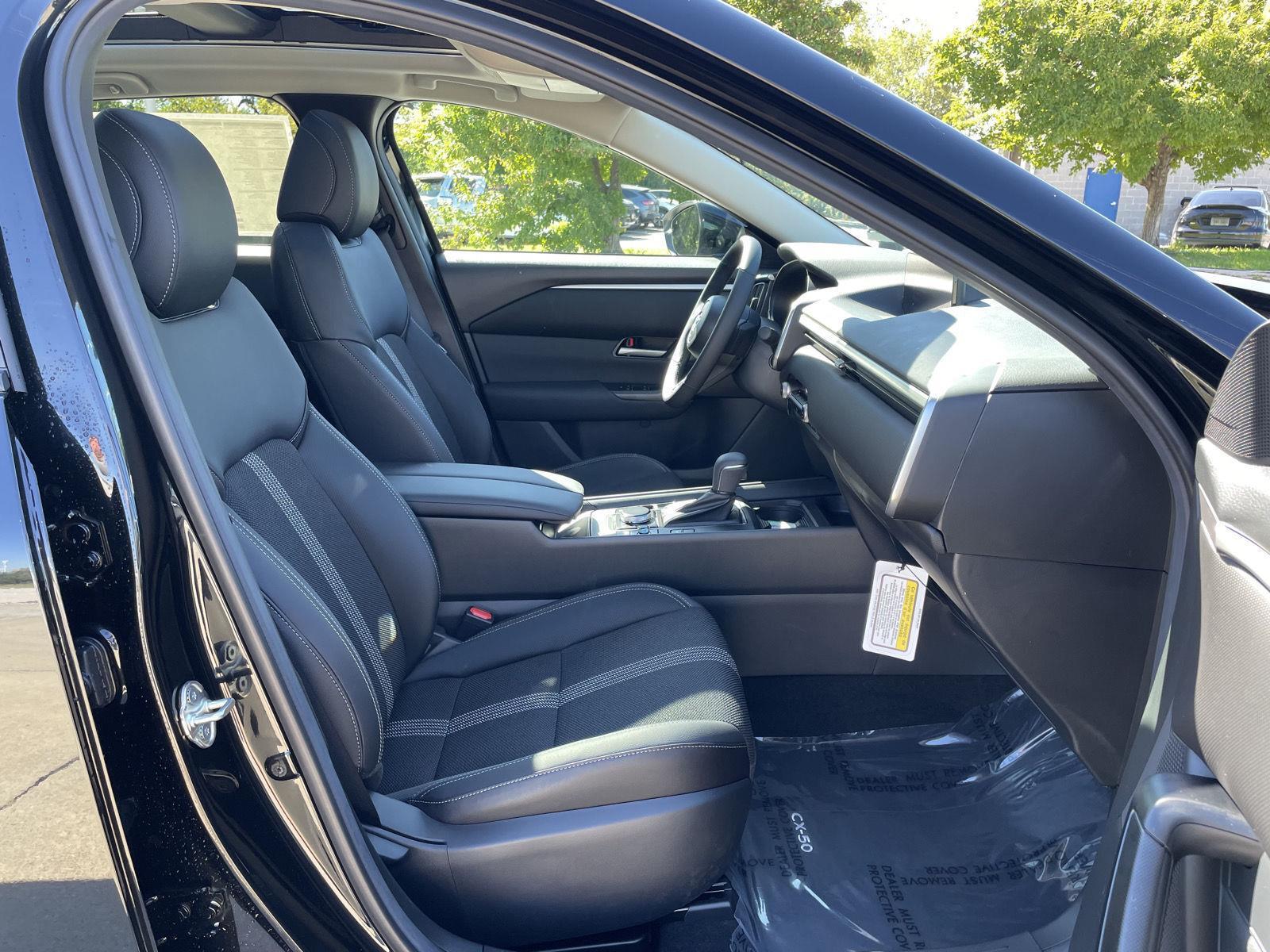 Vehicle photo 19
