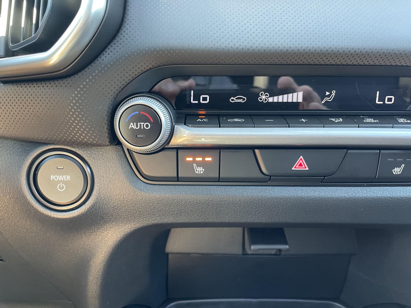 Vehicle photo 27