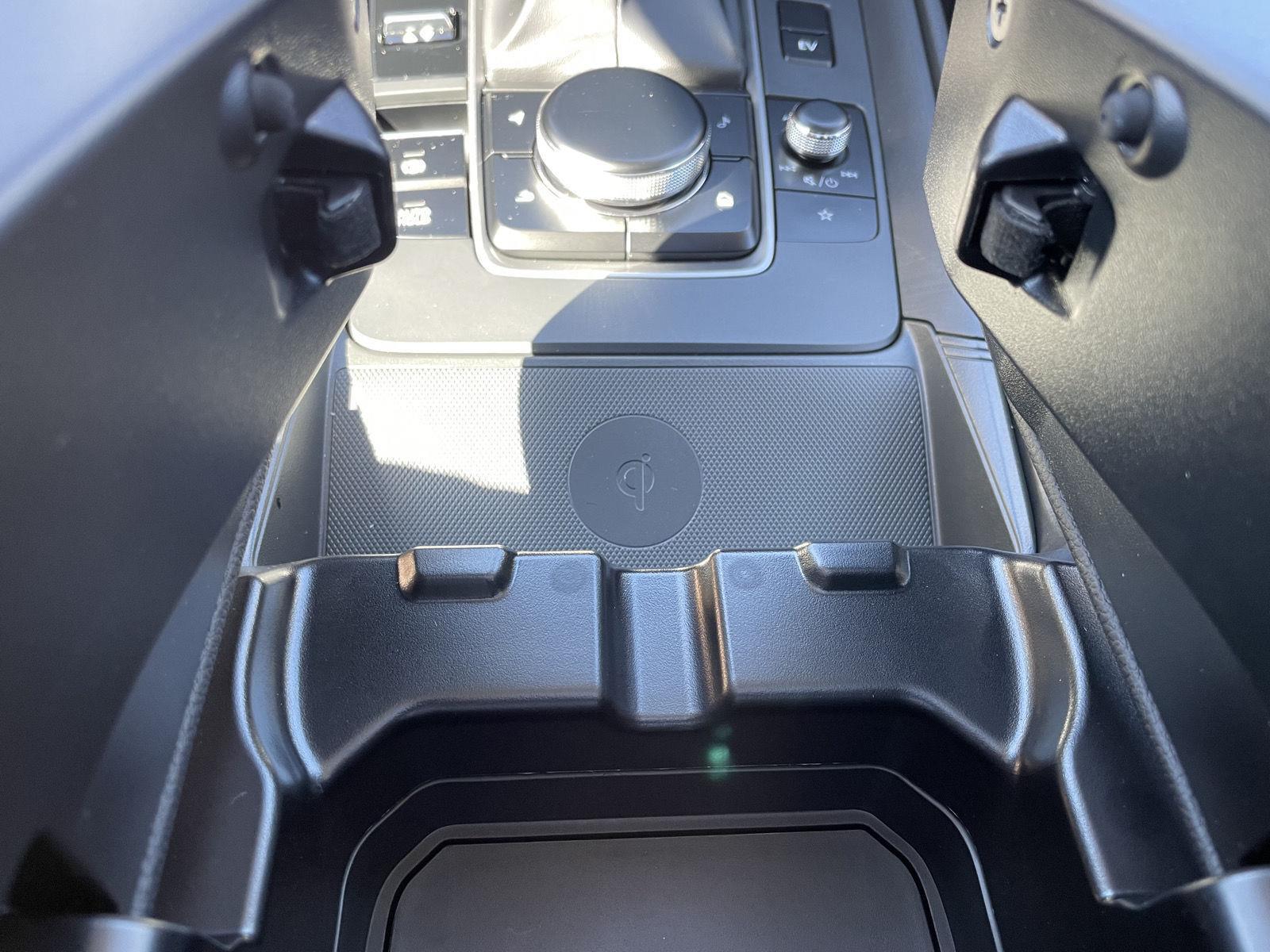 Vehicle photo 30