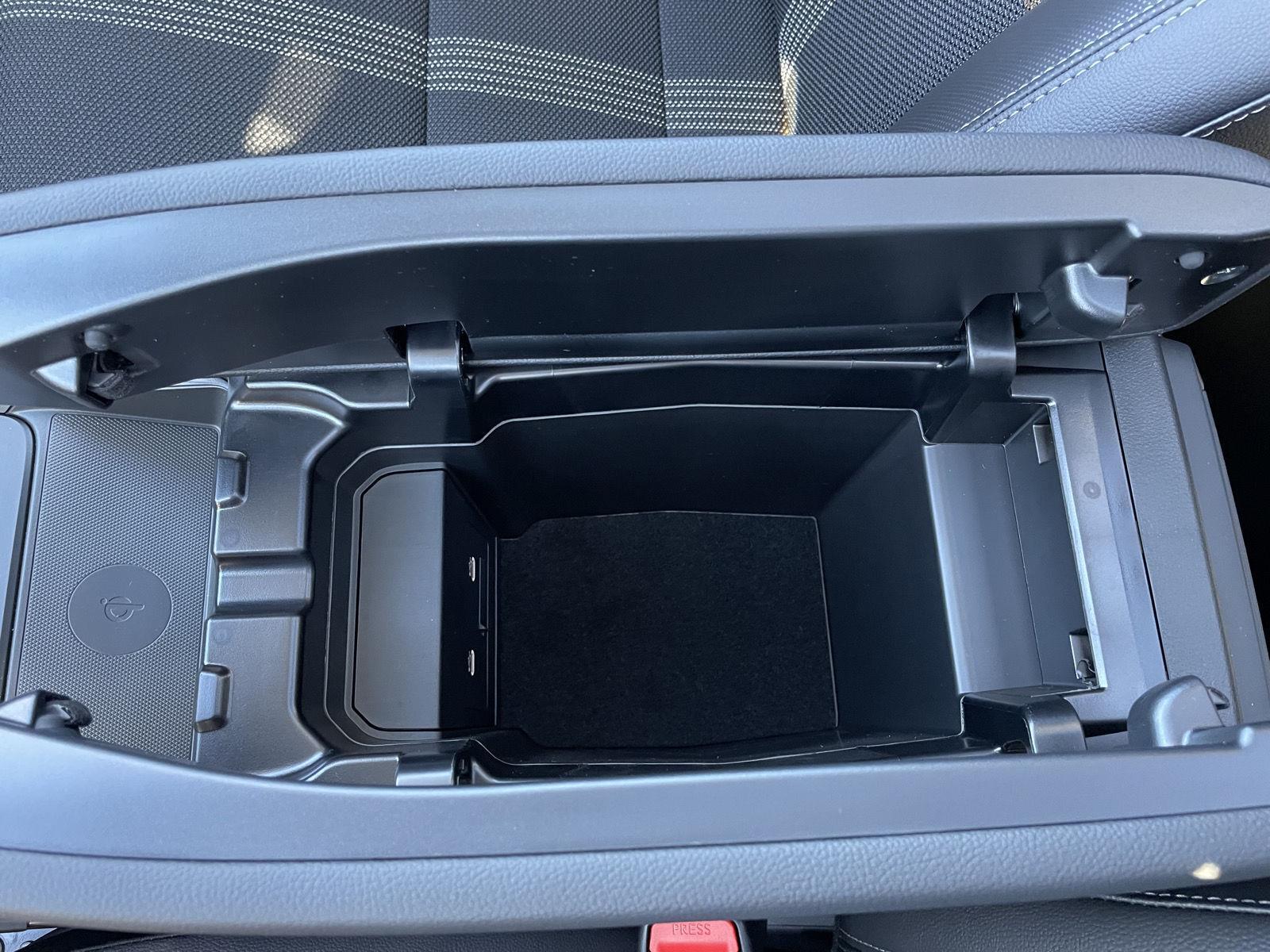 Vehicle photo 31