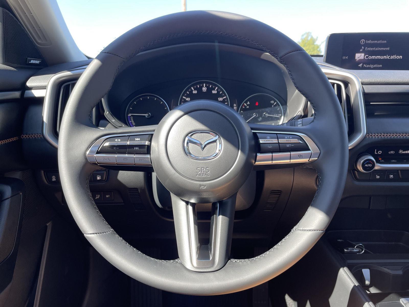 Vehicle photo 12