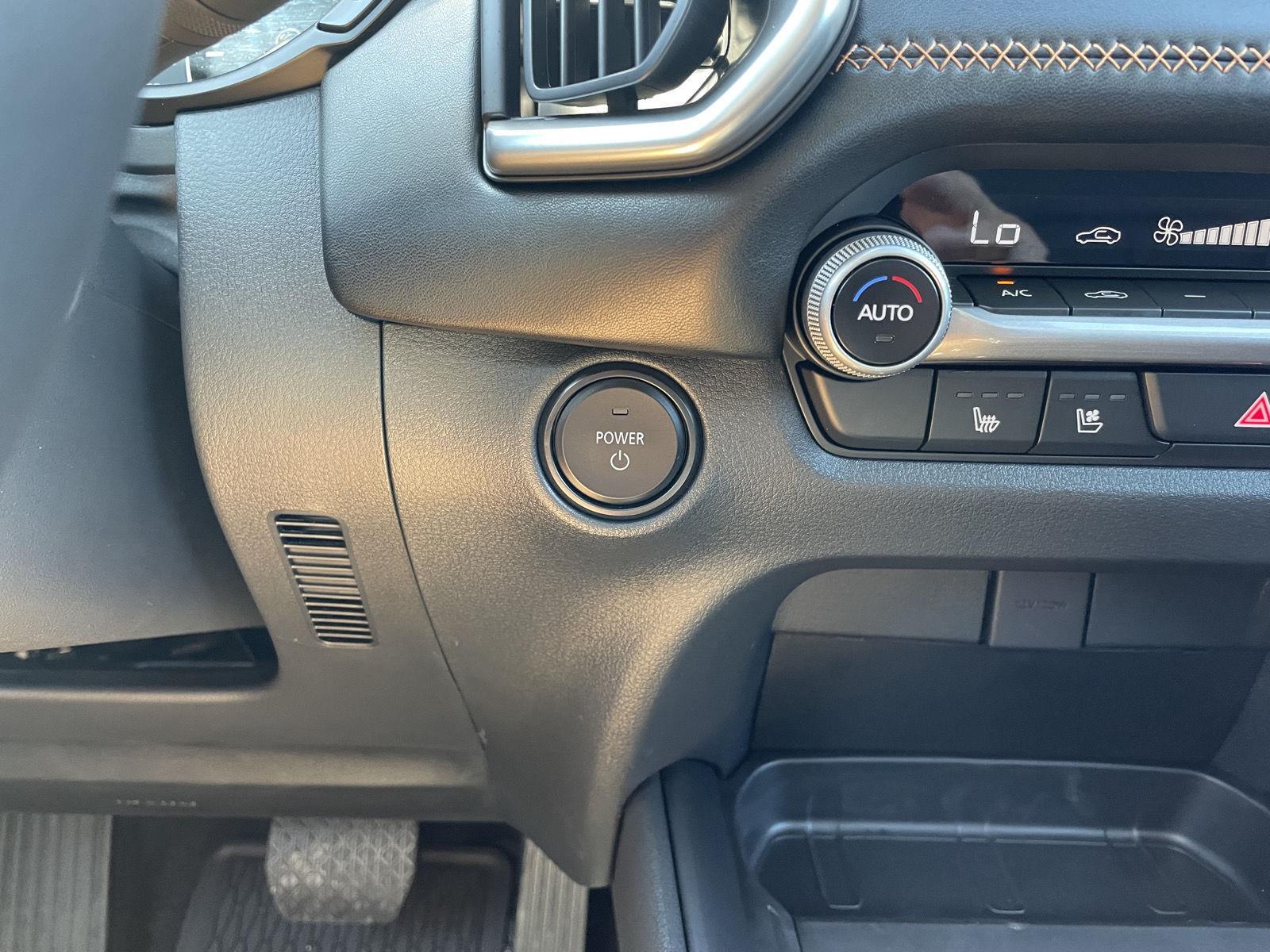 Vehicle photo 25