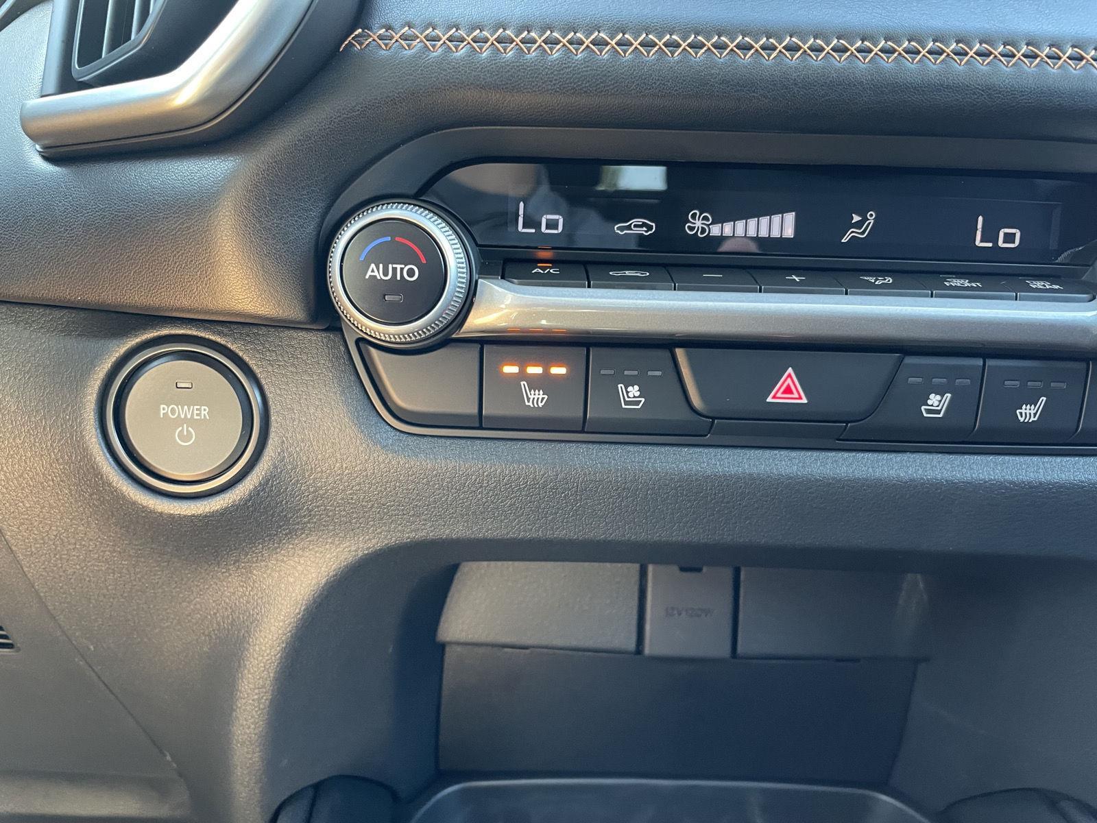 Vehicle photo 27