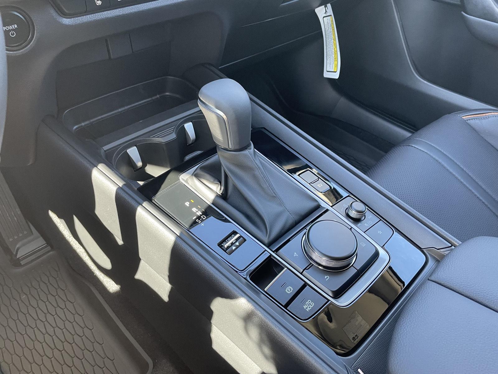 Vehicle photo 30
