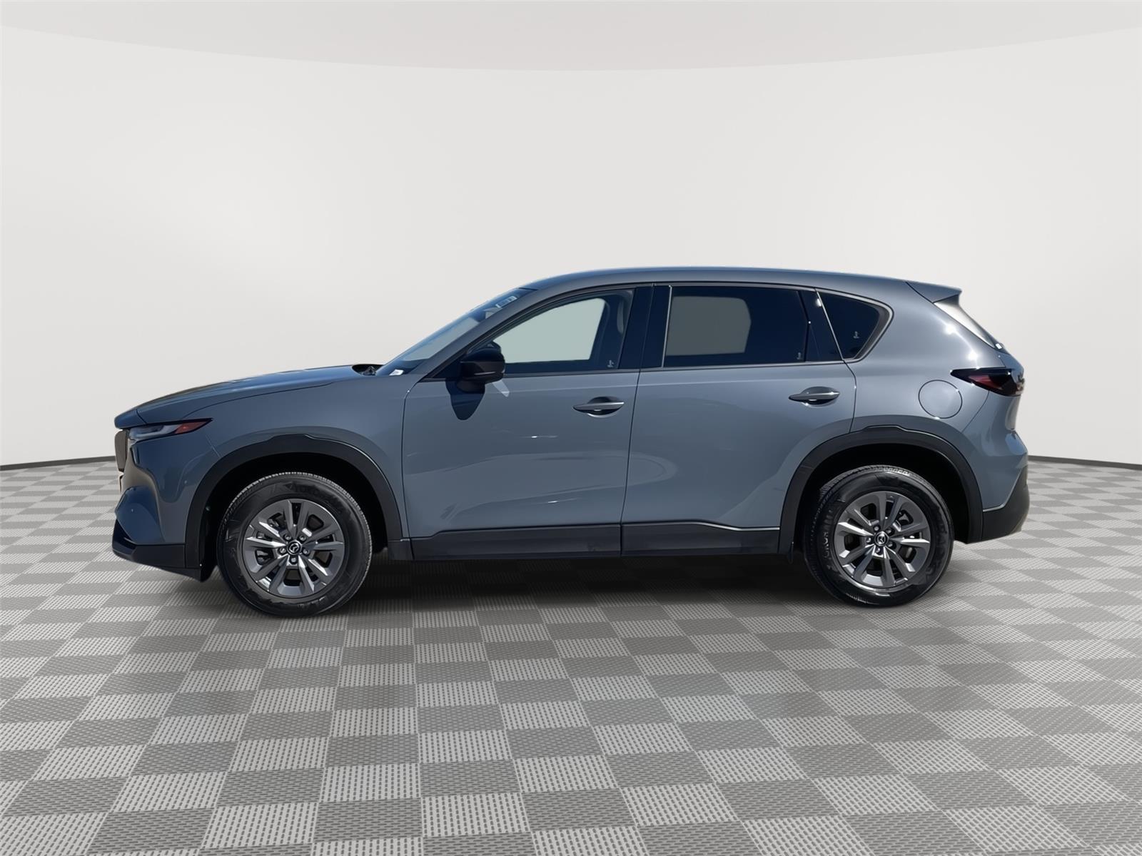 Vehicle photo 2